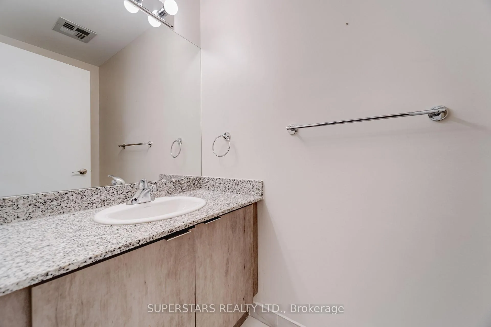 Photo 15 of Unit 401, 2910 Highway 7, Vaughan, Concord — HOMEH