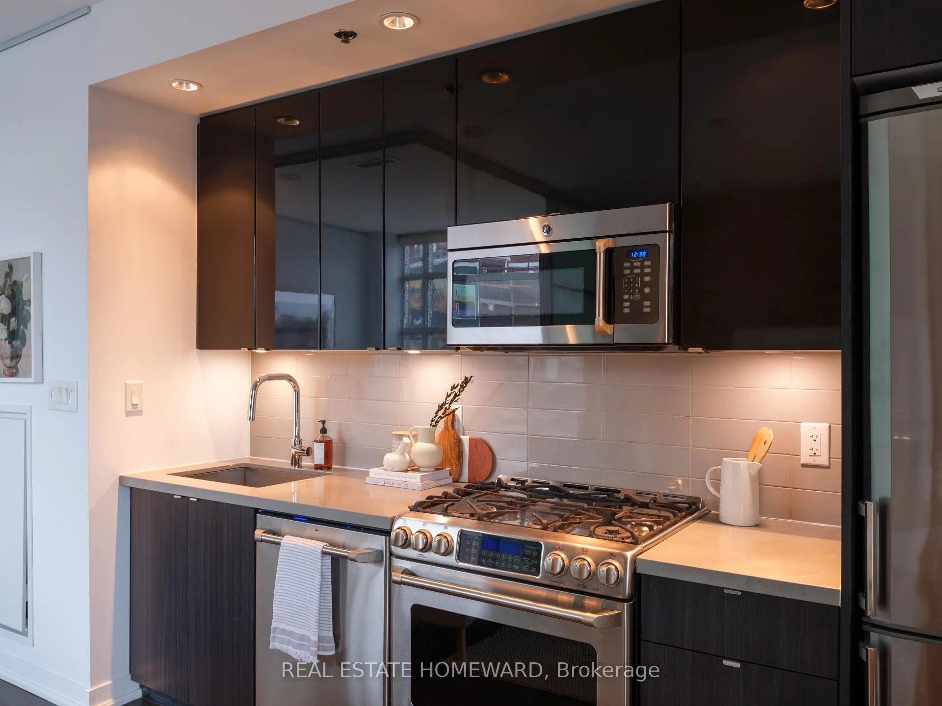 Photo 5 of Unit 412, 88 Colgate Avenue, Toronto, South Riverdale — HOMEH