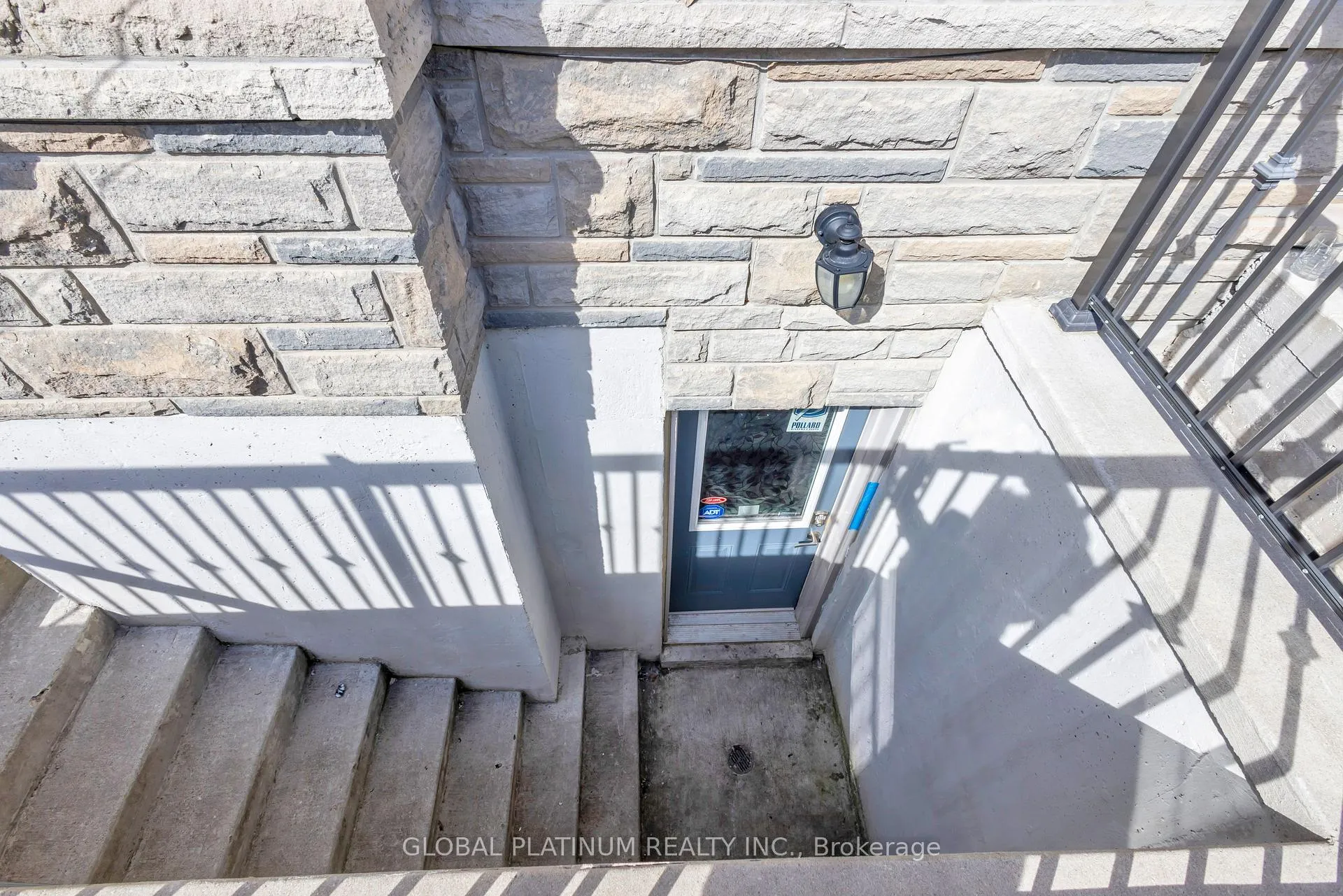 Photo 18 of 291 Remembrance Road, Brampton, Northwest Brampton — HOMEH