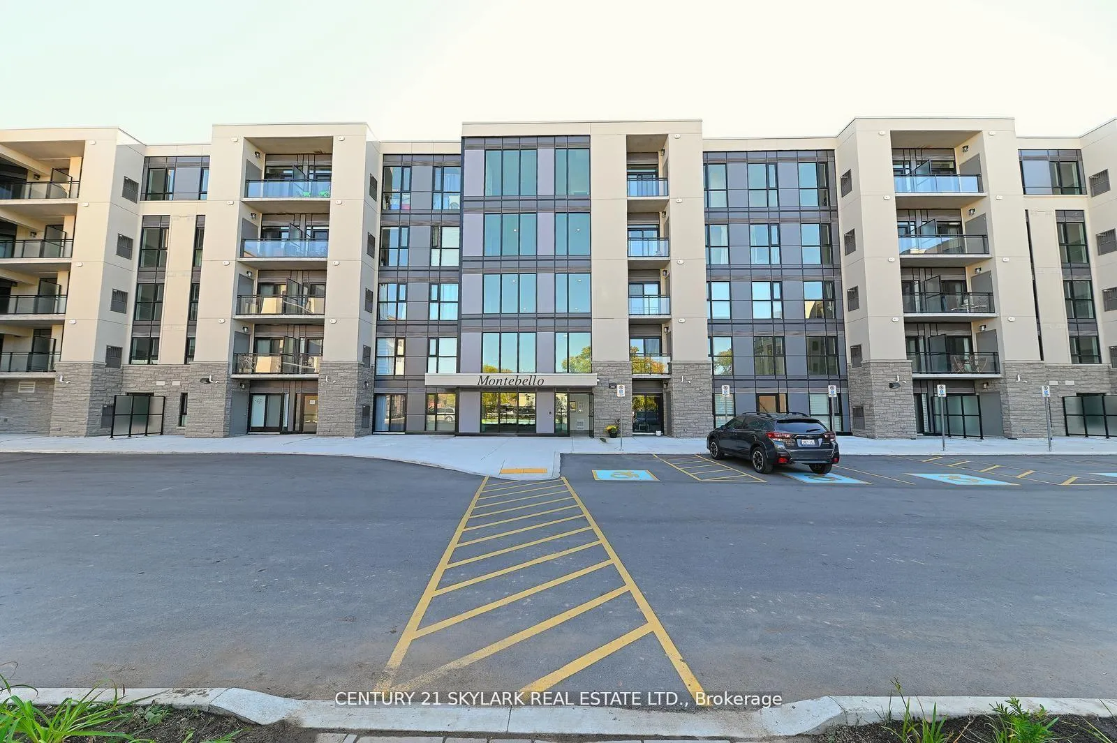 Front of Unit 216, 50 Herrick Ave N