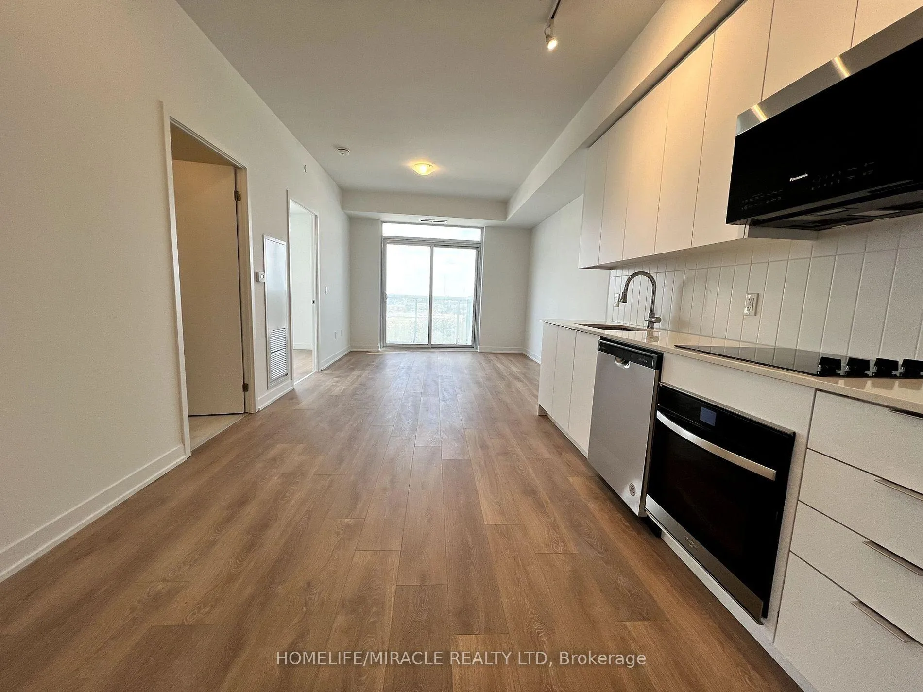 Photo 3 of Unit 1328, 498 Caldari Road, Vaughan, Concord — HOMEH