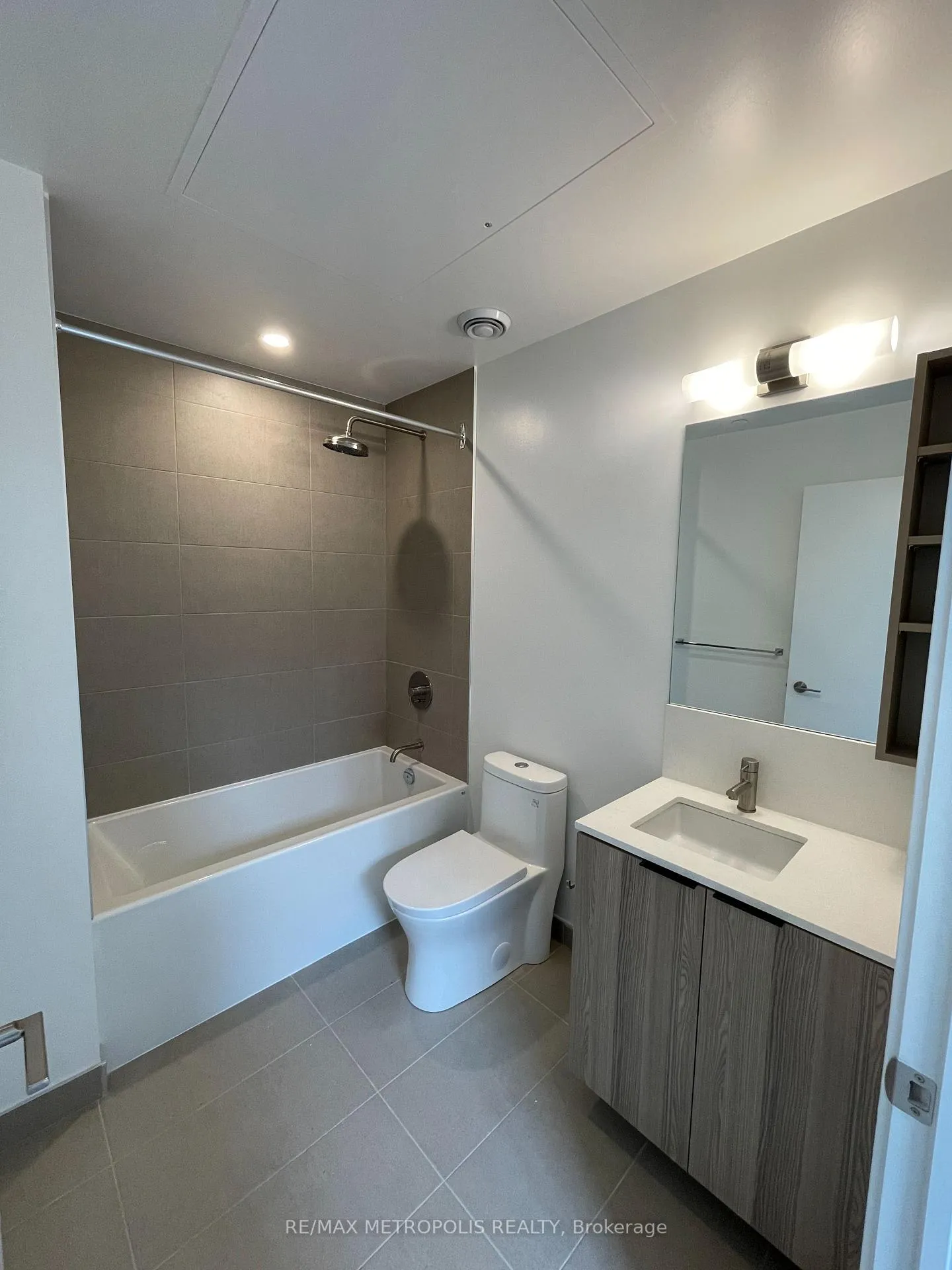 Photo 7 of Unit 705, 55 Mercer Street, Toronto, Waterfront Communities — HOMEH