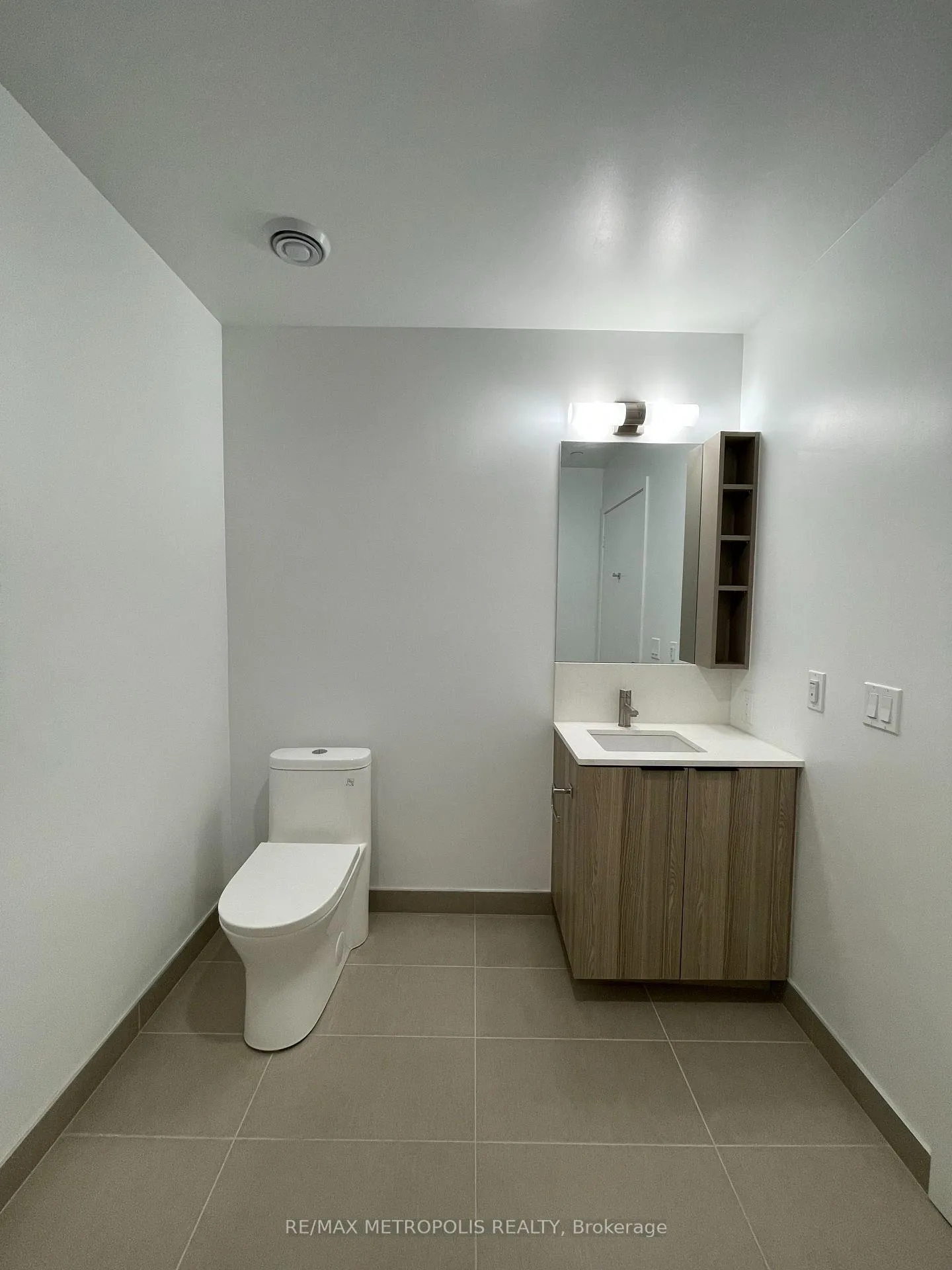 Photo 8 of Unit 705, 55 Mercer Street, Toronto, Waterfront Communities — HOMEH