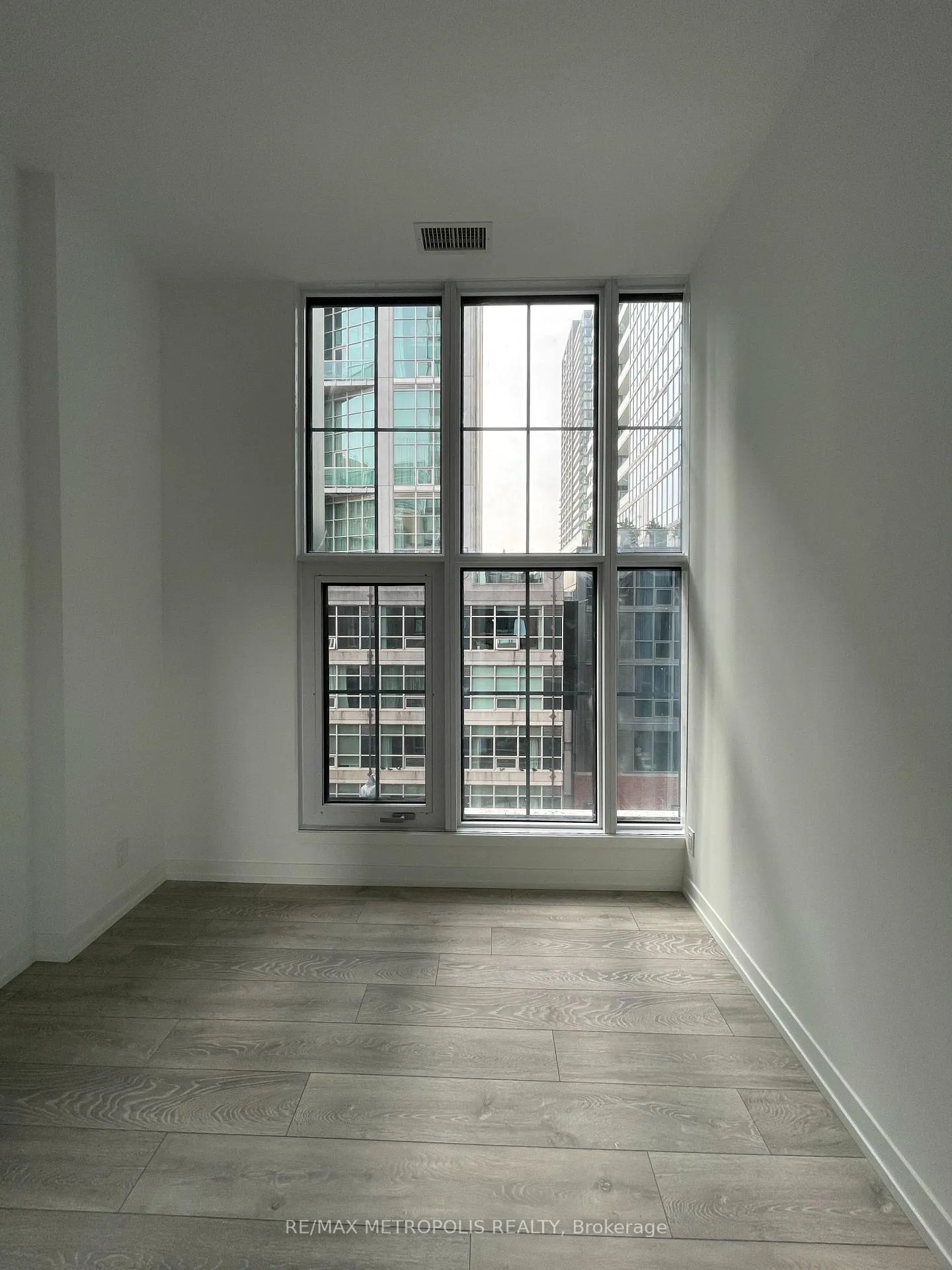 Photo 10 of Unit 705, 55 Mercer Street, Toronto, Waterfront Communities — HOMEH