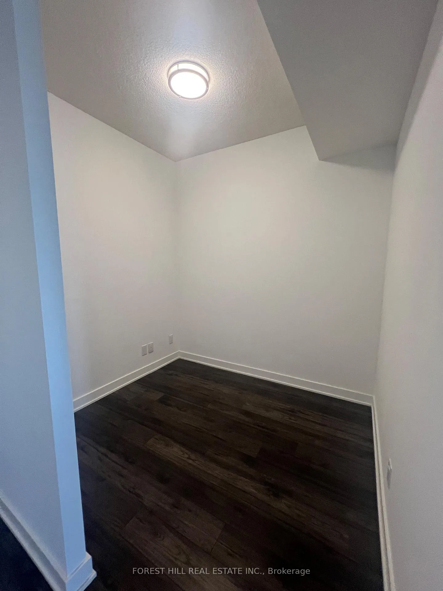 Photo 10 of Unit 3, 681 Yonge Street, Barrie, Painswick South — HOMEH