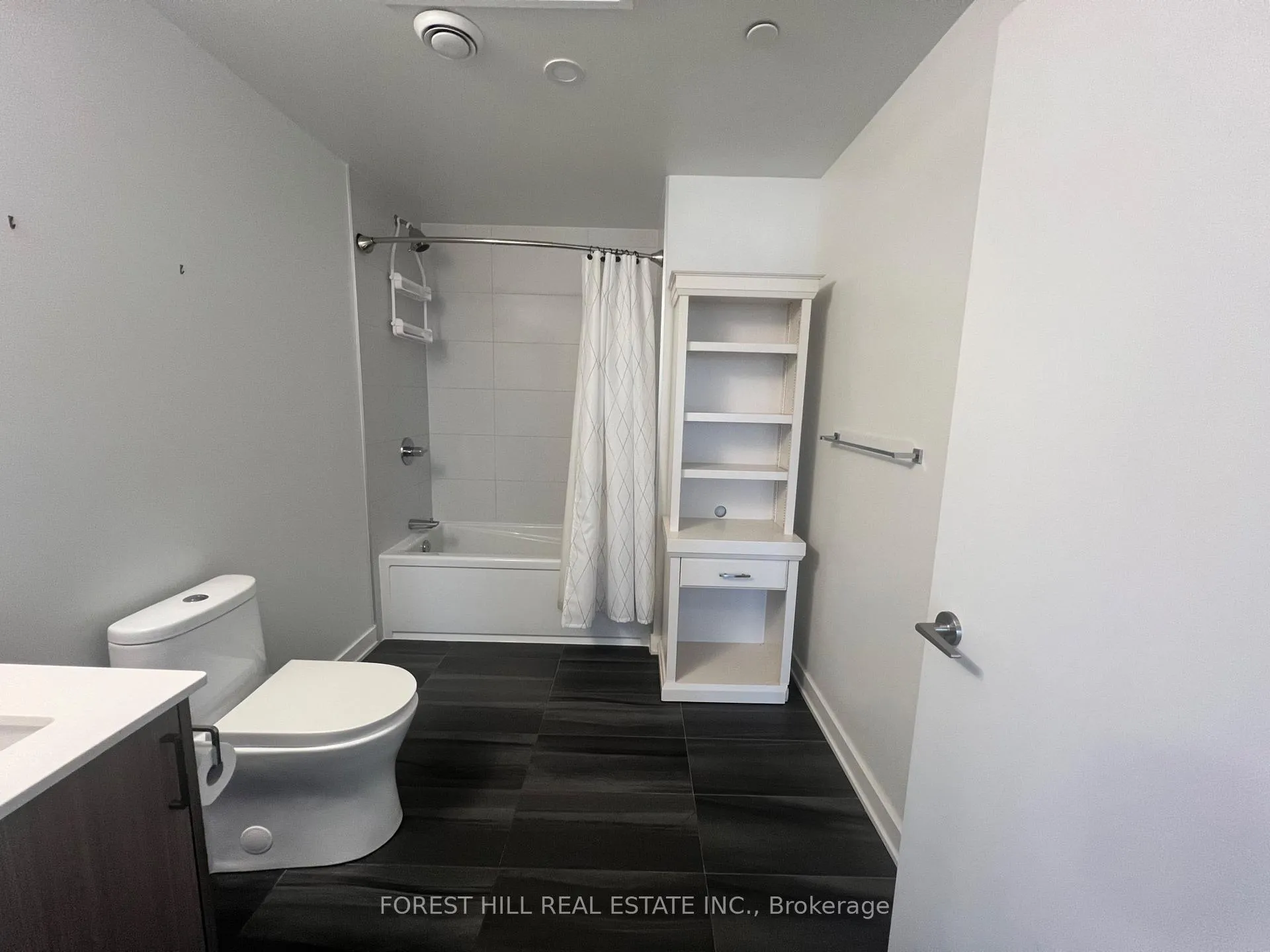 Photo 17 of Unit 3, 681 Yonge Street, Barrie, Painswick South — HOMEH