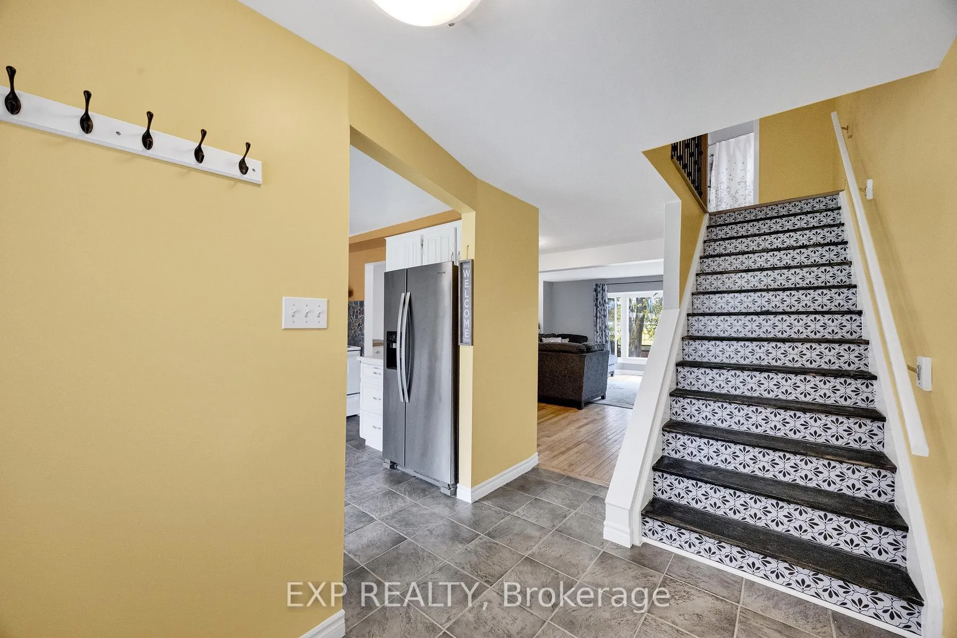 Photo 4 of 220 Rosebank Place, Kitchener — HOMEH