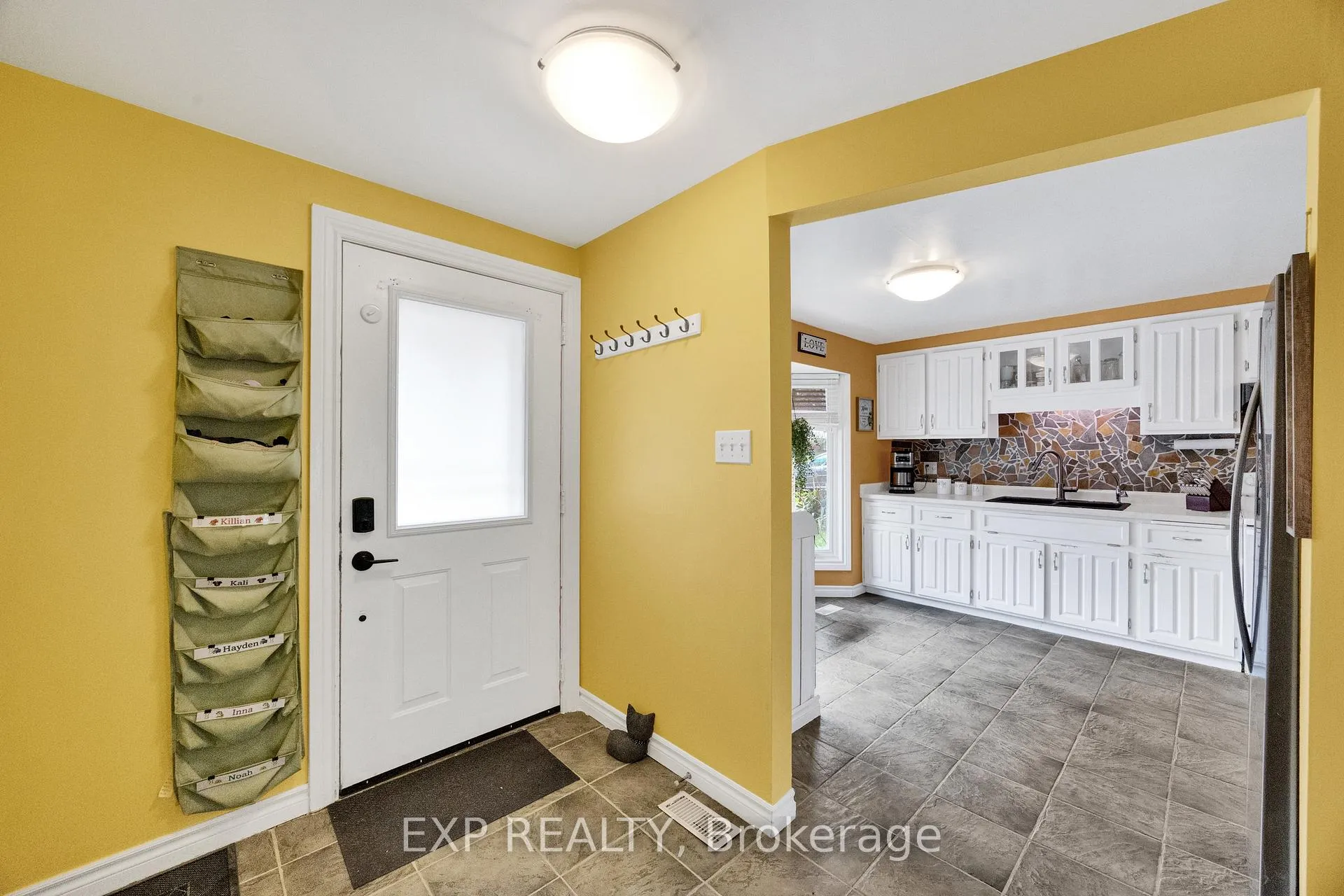 Photo 5 of 220 Rosebank Place, Kitchener — HOMEH