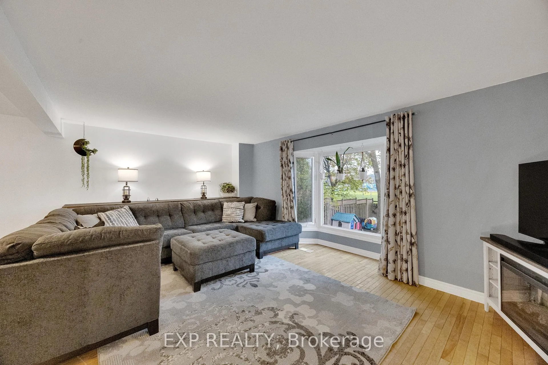 Photo 13 of 220 Rosebank Place, Kitchener — HOMEH