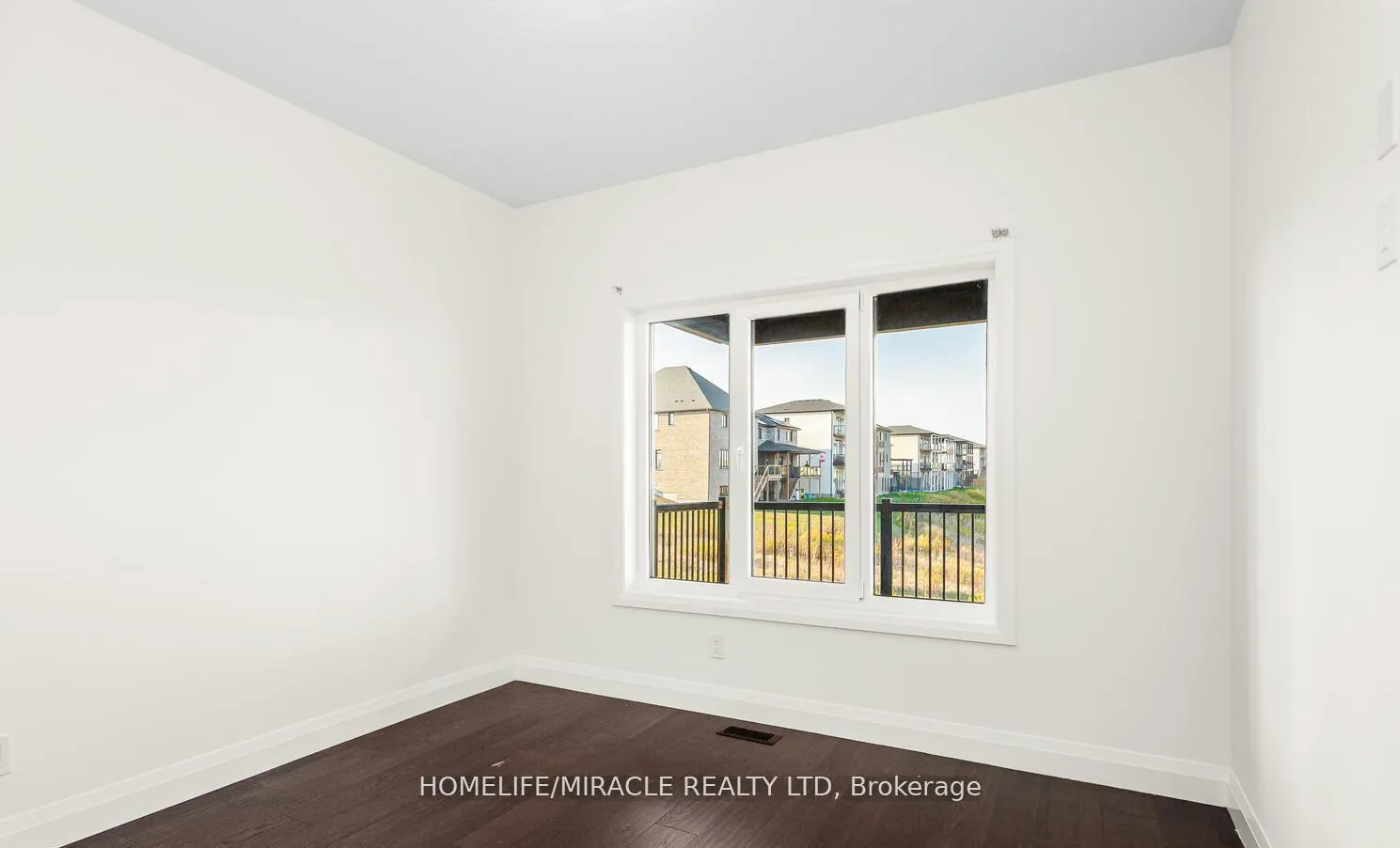 Photo 24 of 80 Grandville Circle, Brant, Paris — HOMEH
