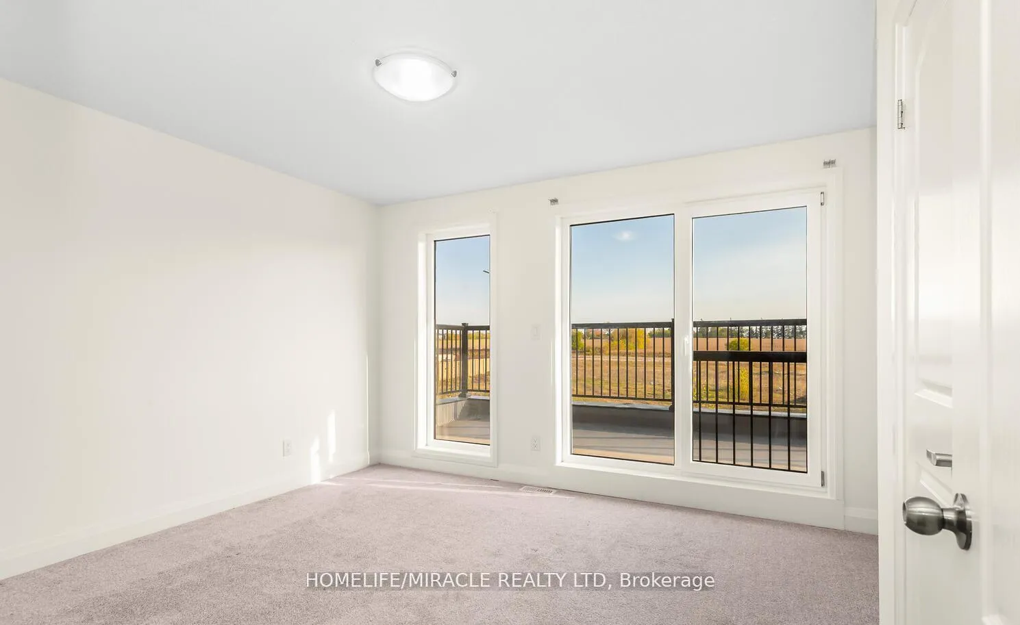 Photo 41 of 80 Grandville Circle, Brant, Paris — HOMEH