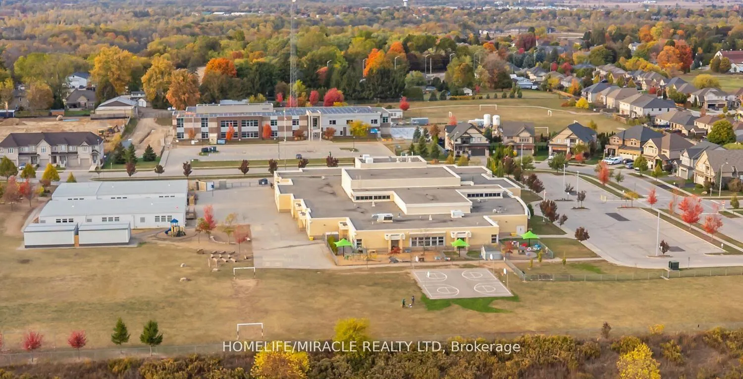 Photo 48 of 80 Grandville Circle, Brant, Paris — HOMEH