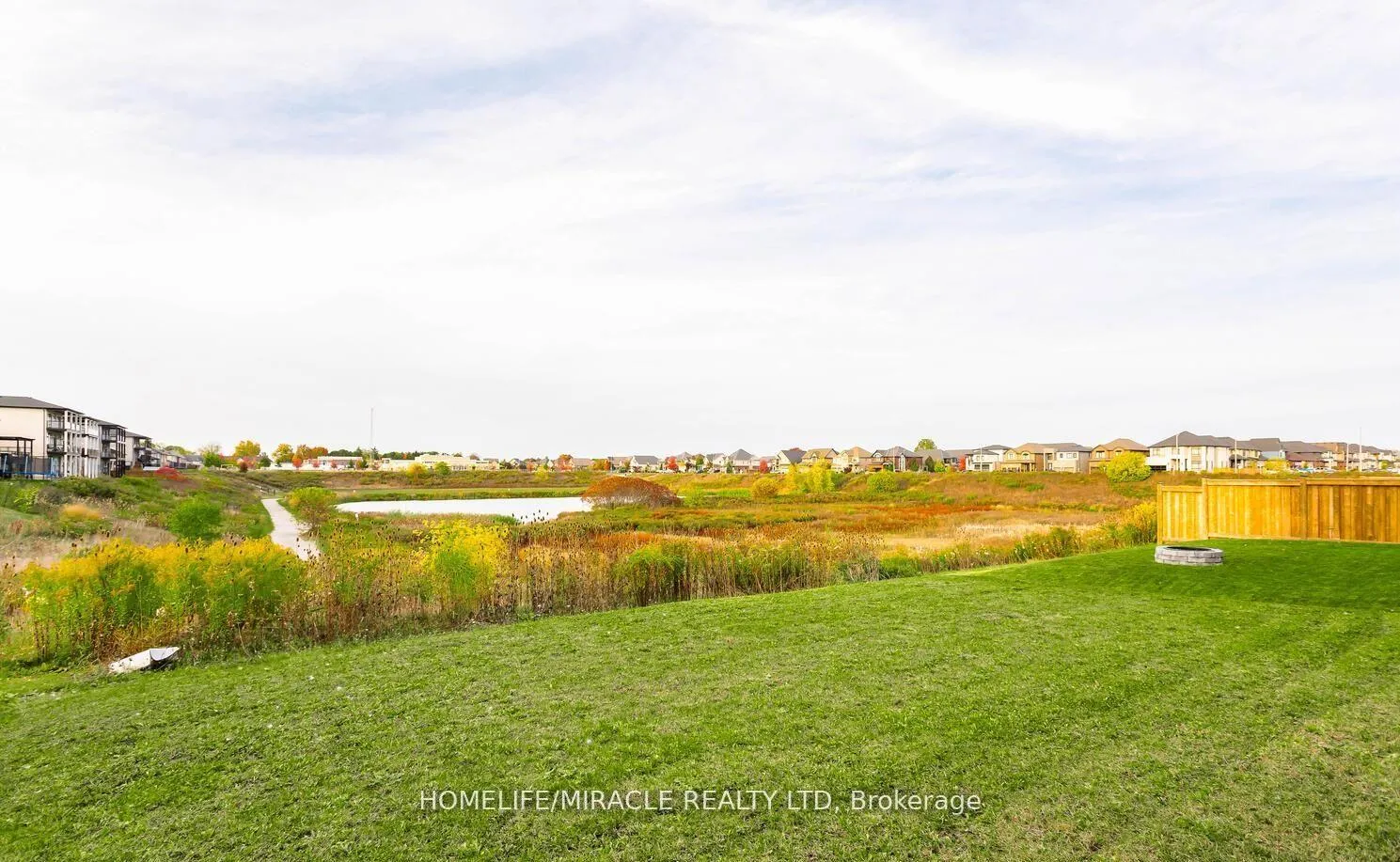 Photo 50 of 80 Grandville Circle, Brant, Paris — HOMEH