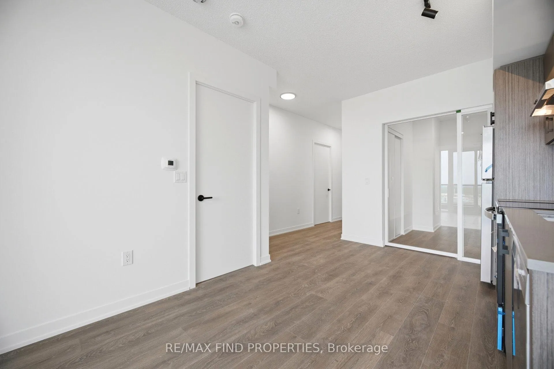 Photo 8 of Unit C1305, 4878 Powers Common, Burlington, Alton — HOMEH