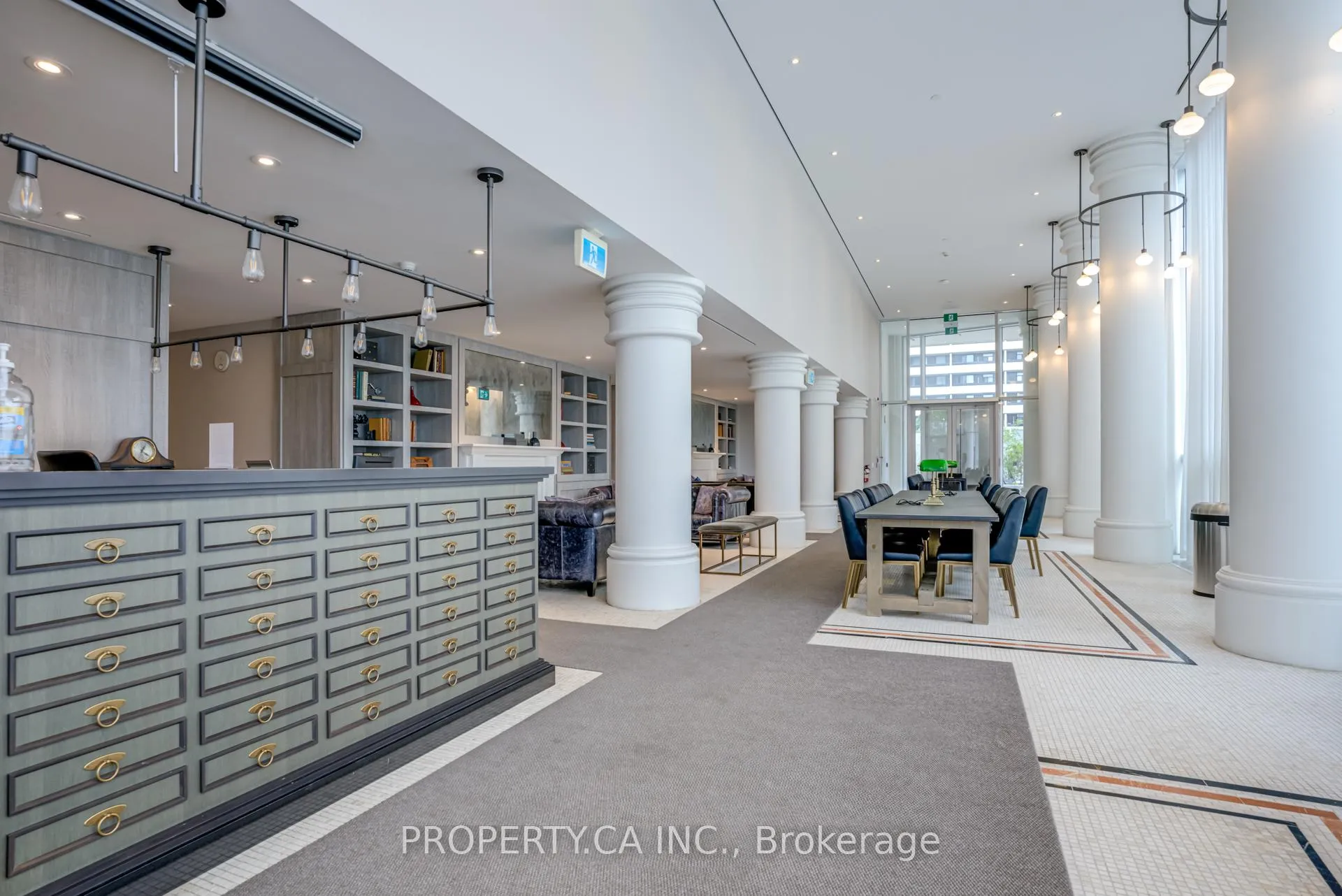 Photo 4 of Unit 719, 33 Helendale Avenue, Toronto, Yonge-Eglinton — HOMEH