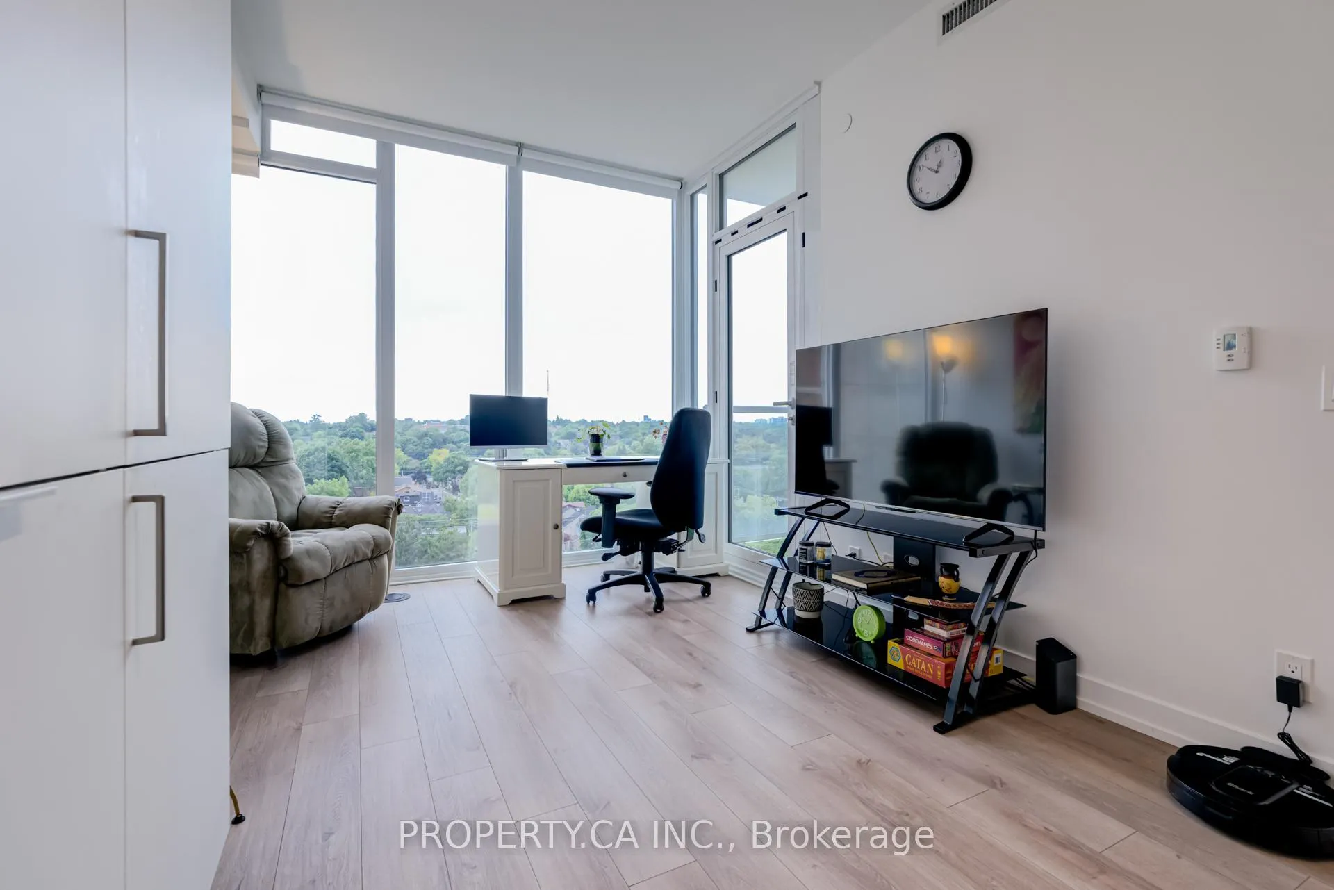 Photo 9 of Unit 719, 33 Helendale Avenue, Toronto, Yonge-Eglinton — HOMEH