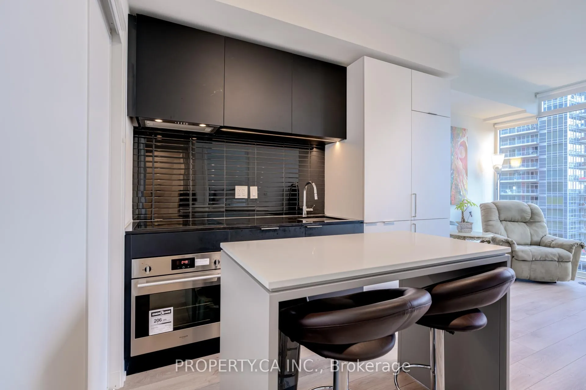 Photo 15 of Unit 719, 33 Helendale Avenue, Toronto, Yonge-Eglinton — HOMEH