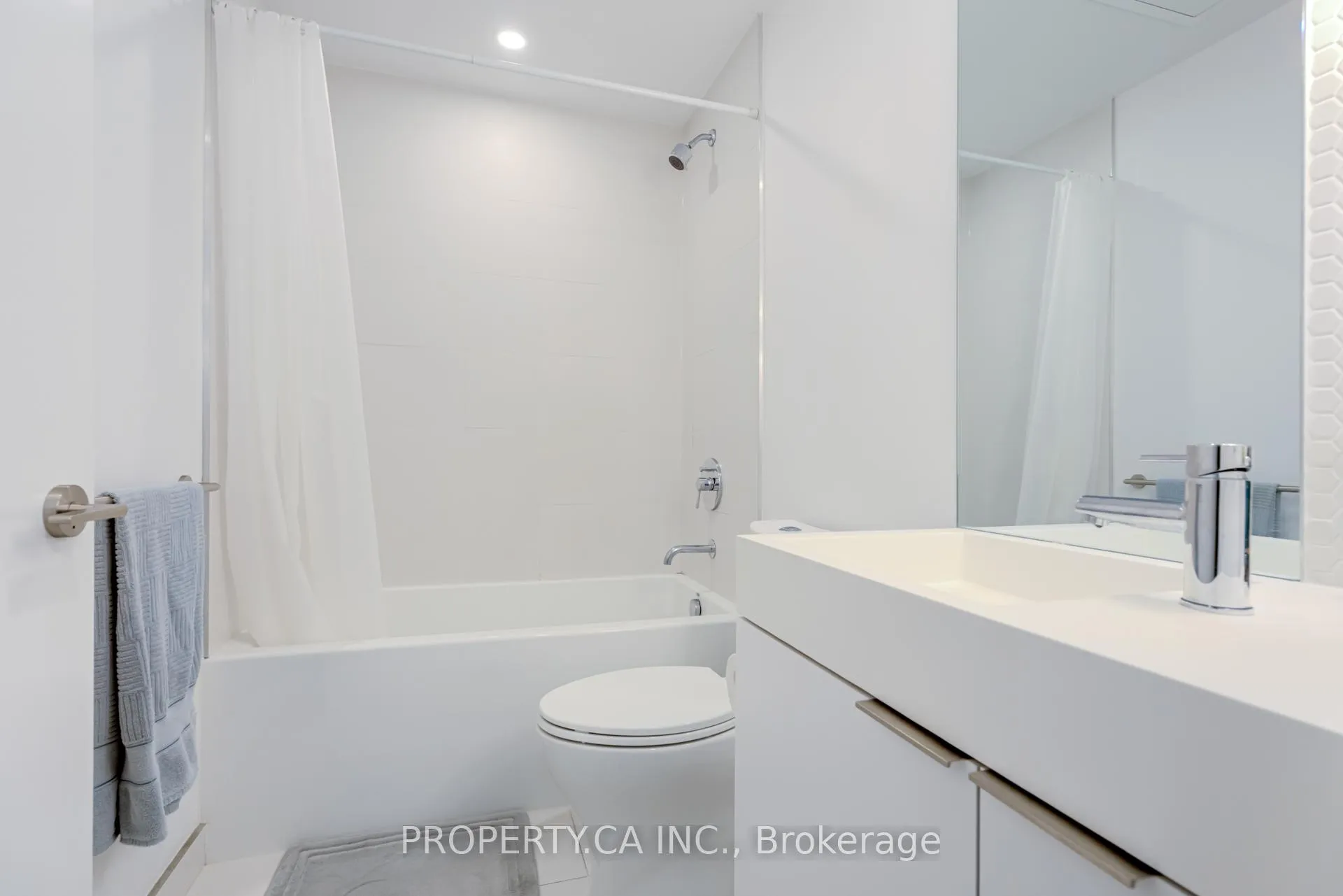 Photo 22 of Unit 719, 33 Helendale Avenue, Toronto, Yonge-Eglinton — HOMEH