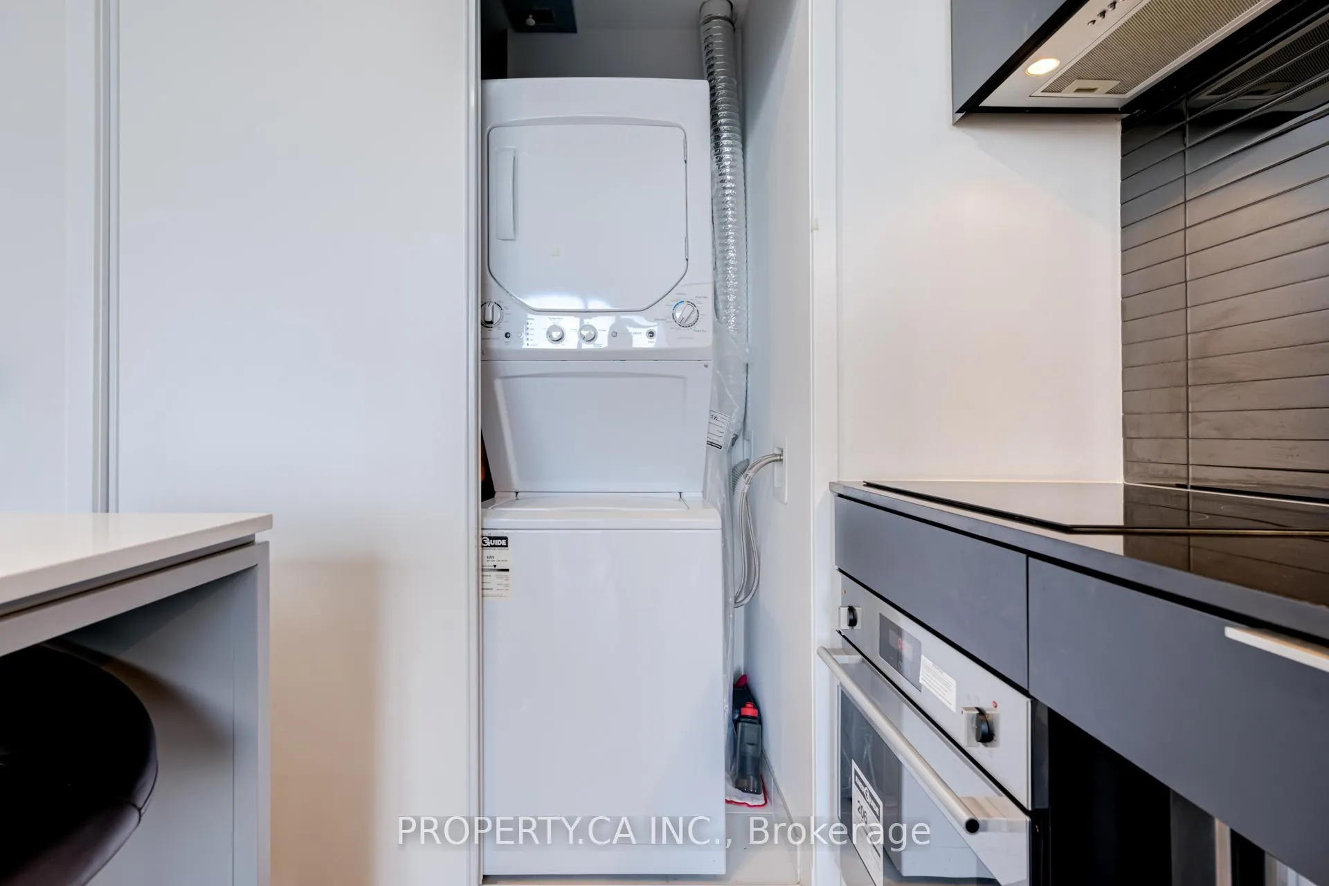 Photo 23 of Unit 719, 33 Helendale Avenue, Toronto, Yonge-Eglinton — HOMEH
