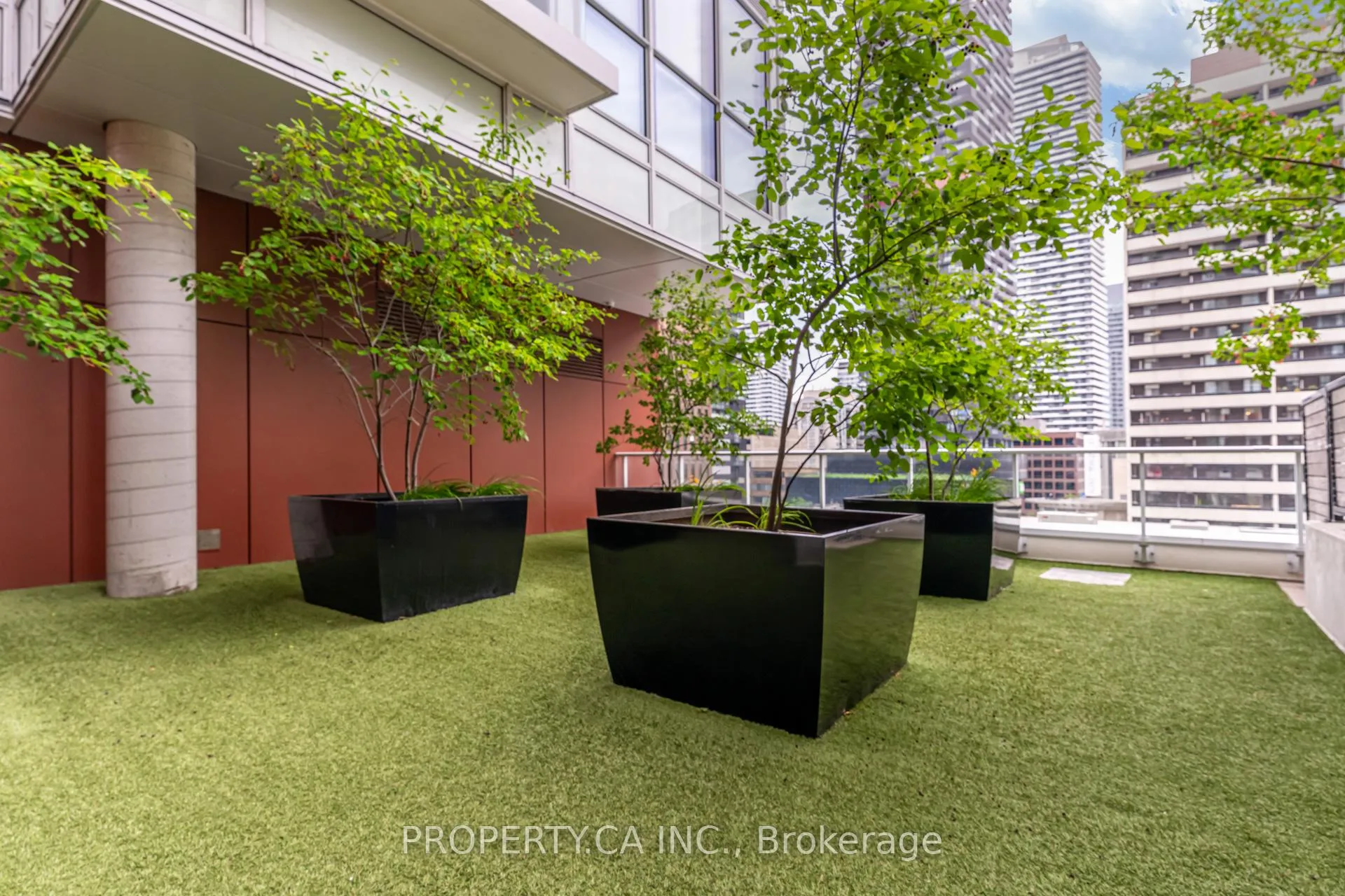 Photo 28 of Unit 719, 33 Helendale Avenue, Toronto, Yonge-Eglinton — HOMEH