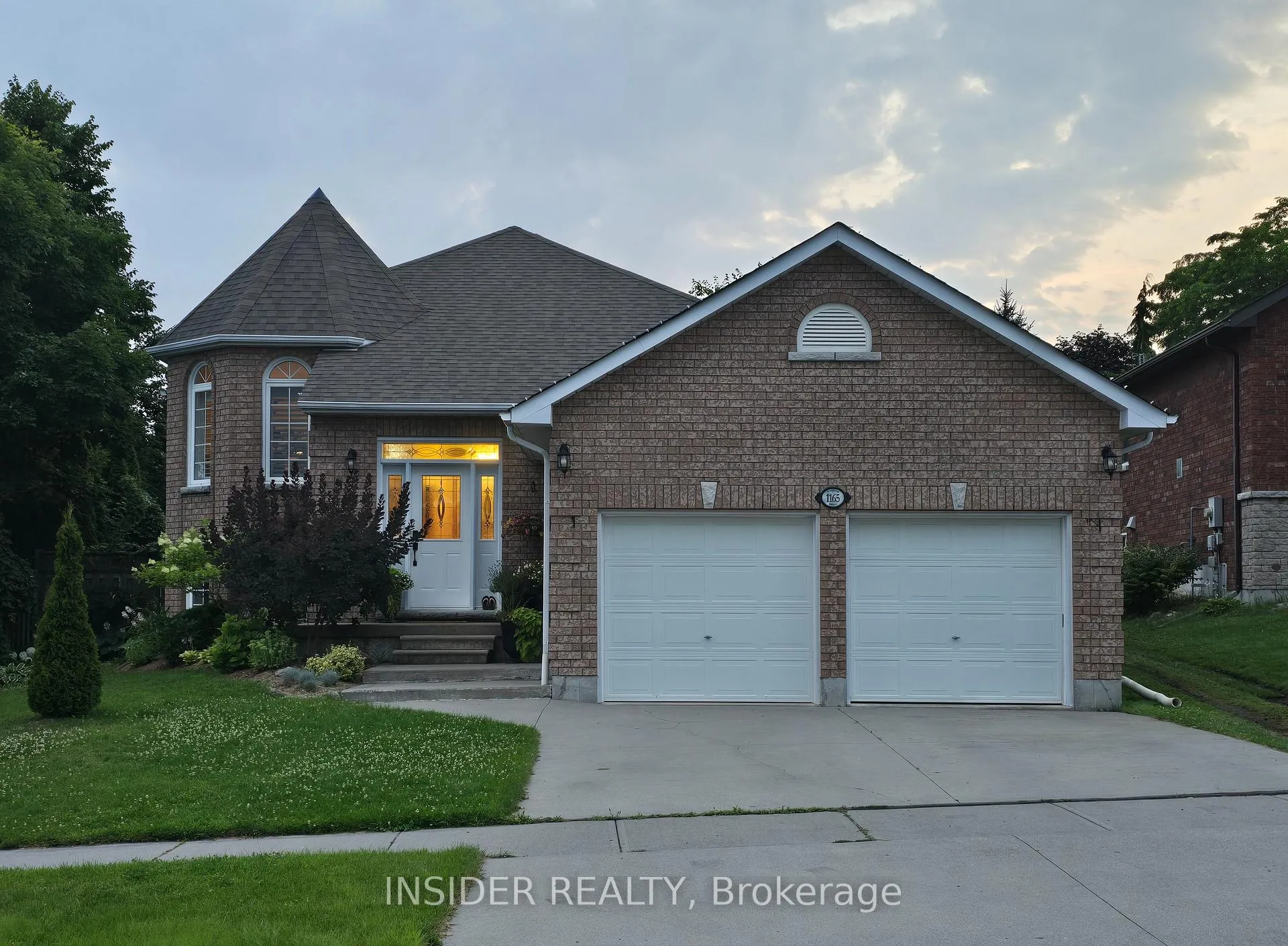 Front of 1165 Ashland Drive