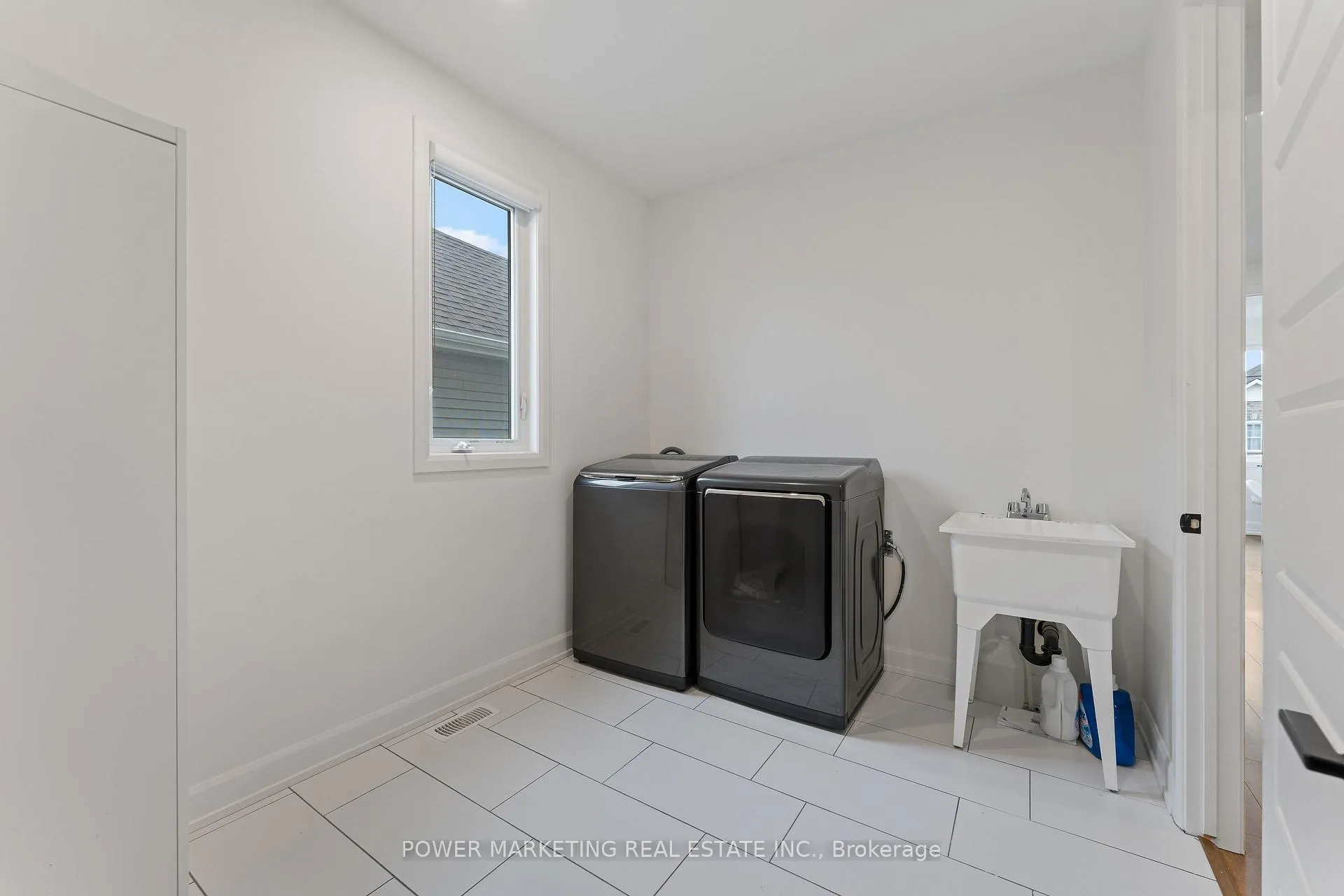 Photo 31 of 159 Celestial Grove, Ottawa, Barrhaven - Half Moon Bay — HOMEH