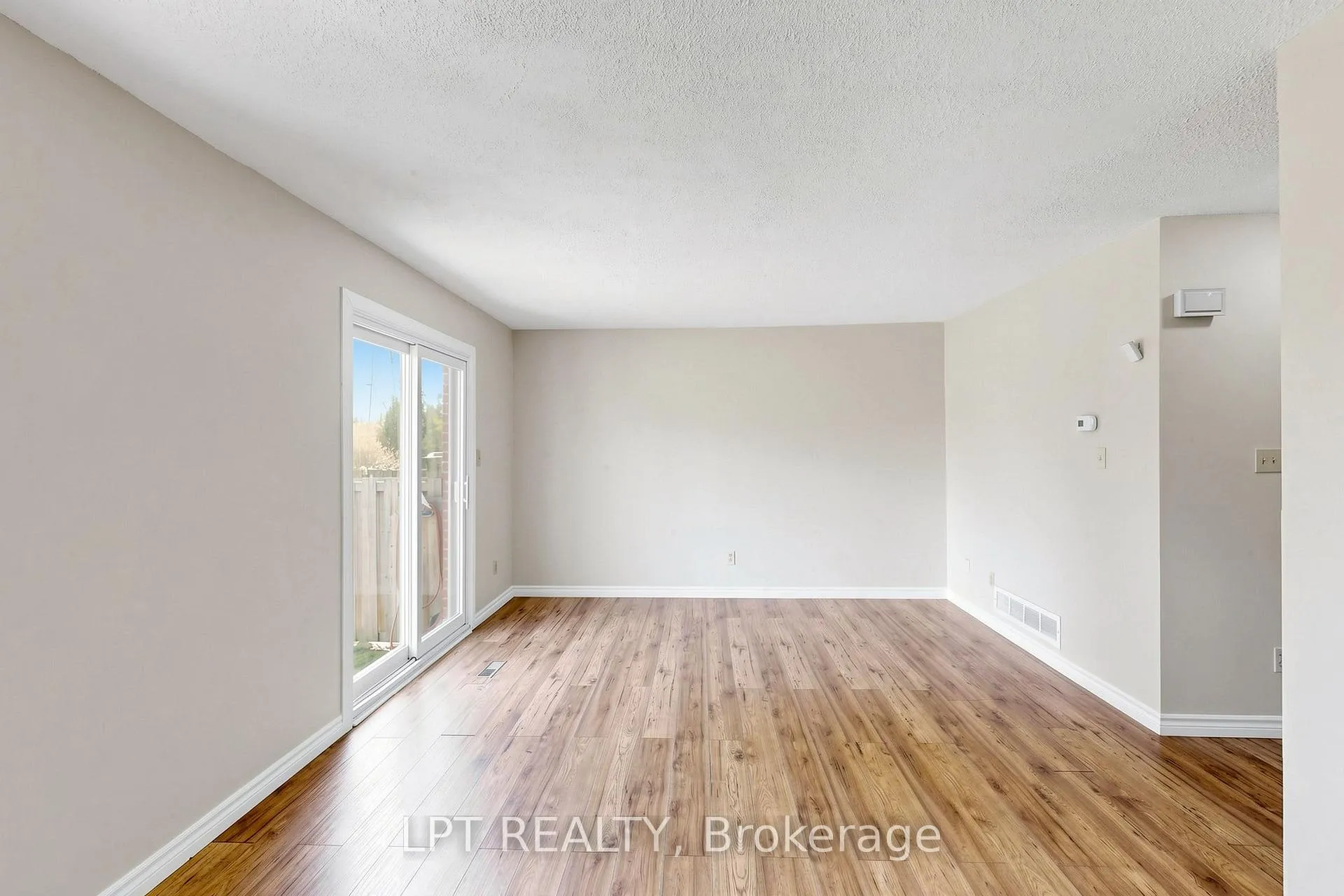 Photo 9 of Unit 32, 1055 Central Pk Boulevard N, Oshawa, Centennial — HOMEH