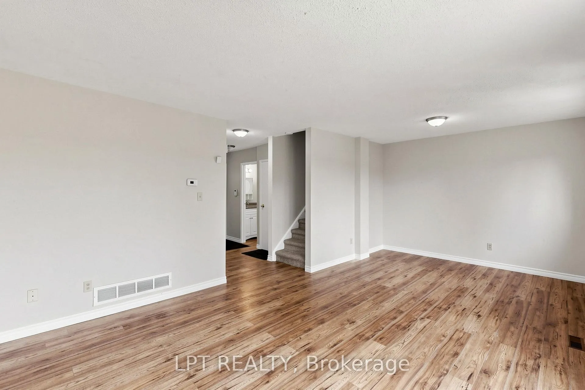 Photo 11 of Unit 32, 1055 Central Pk Boulevard N, Oshawa, Centennial — HOMEH