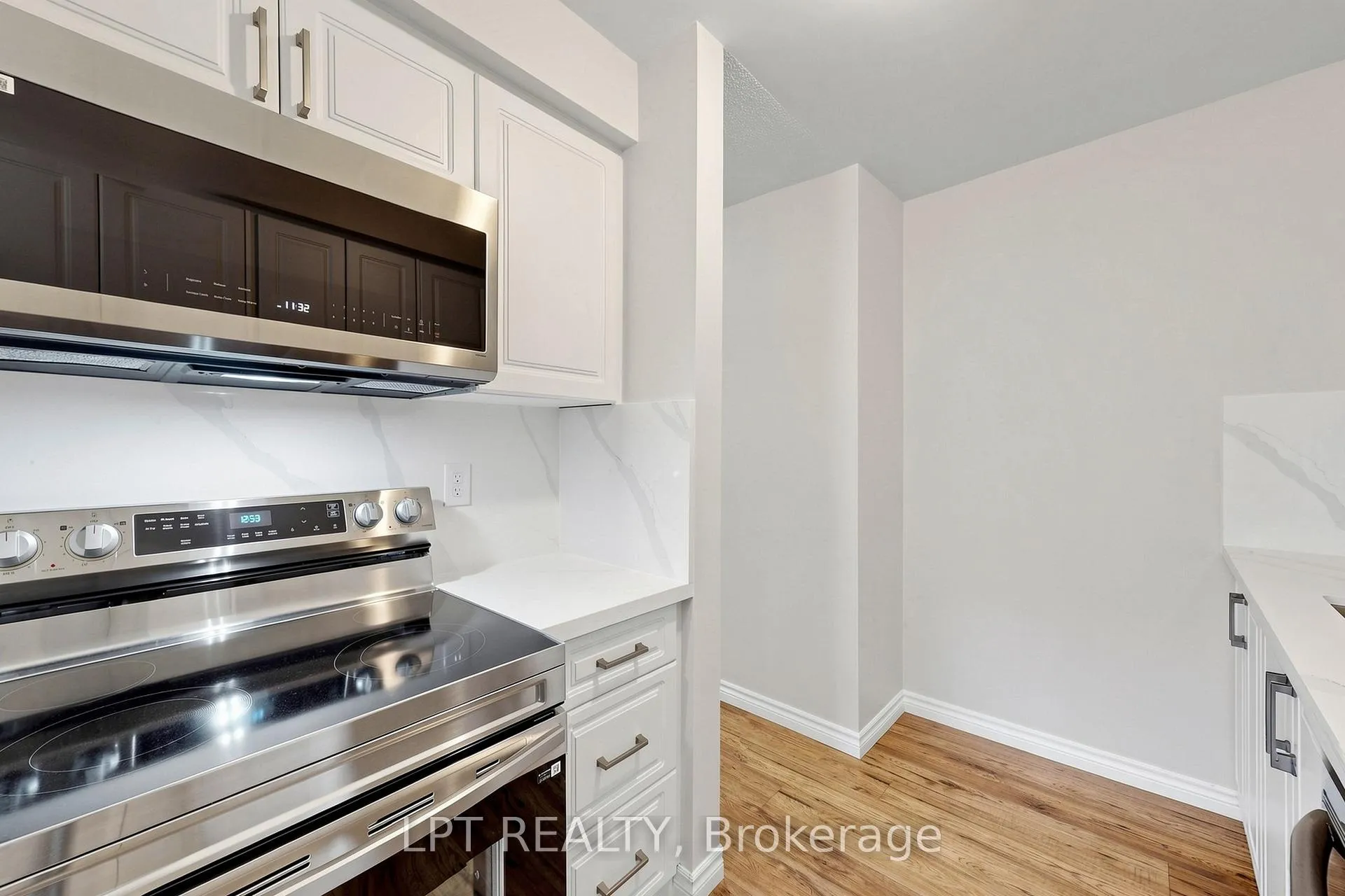 Photo 14 of Unit 32, 1055 Central Pk Boulevard N, Oshawa, Centennial — HOMEH