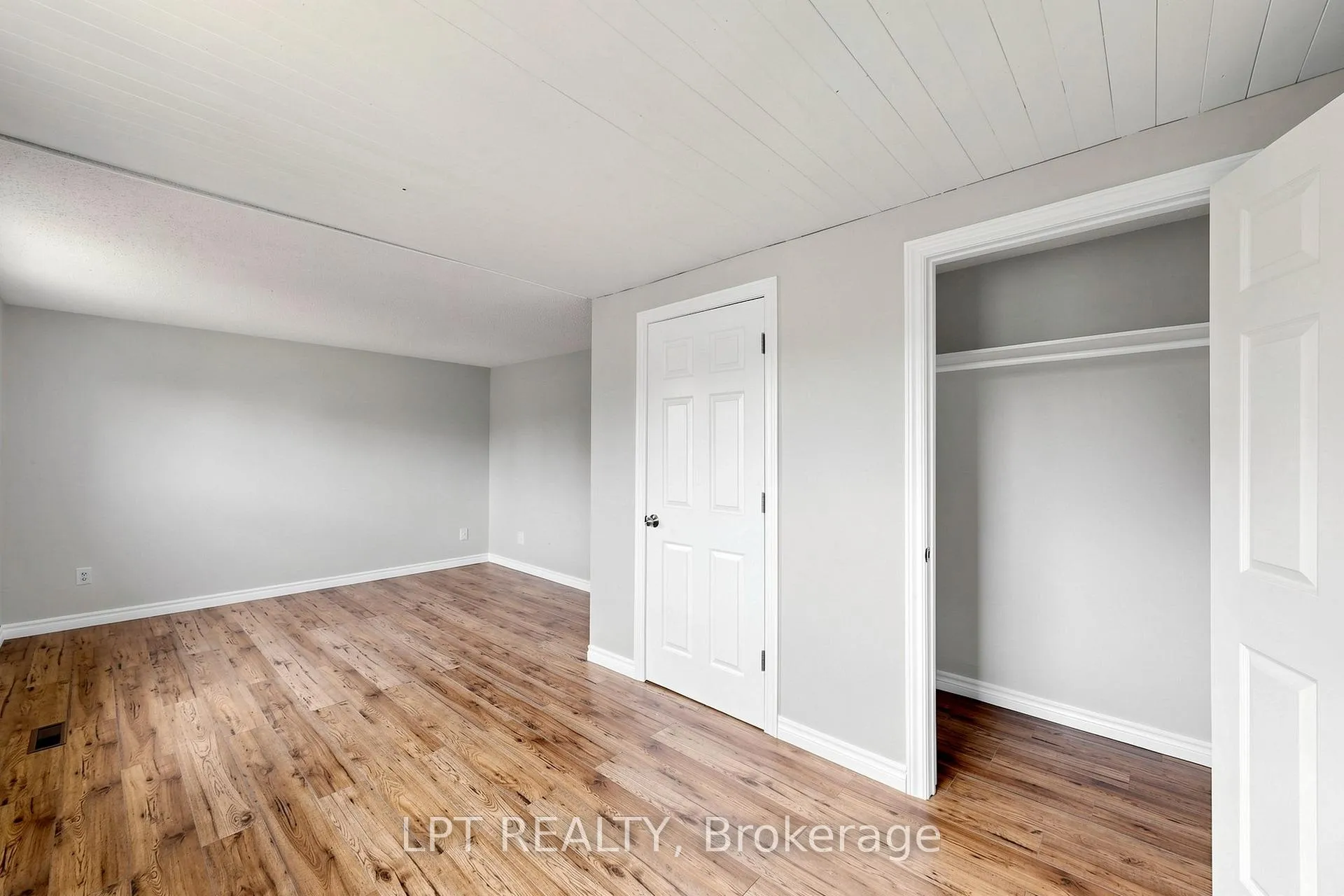 Photo 19 of Unit 32, 1055 Central Pk Boulevard N, Oshawa, Centennial — HOMEH