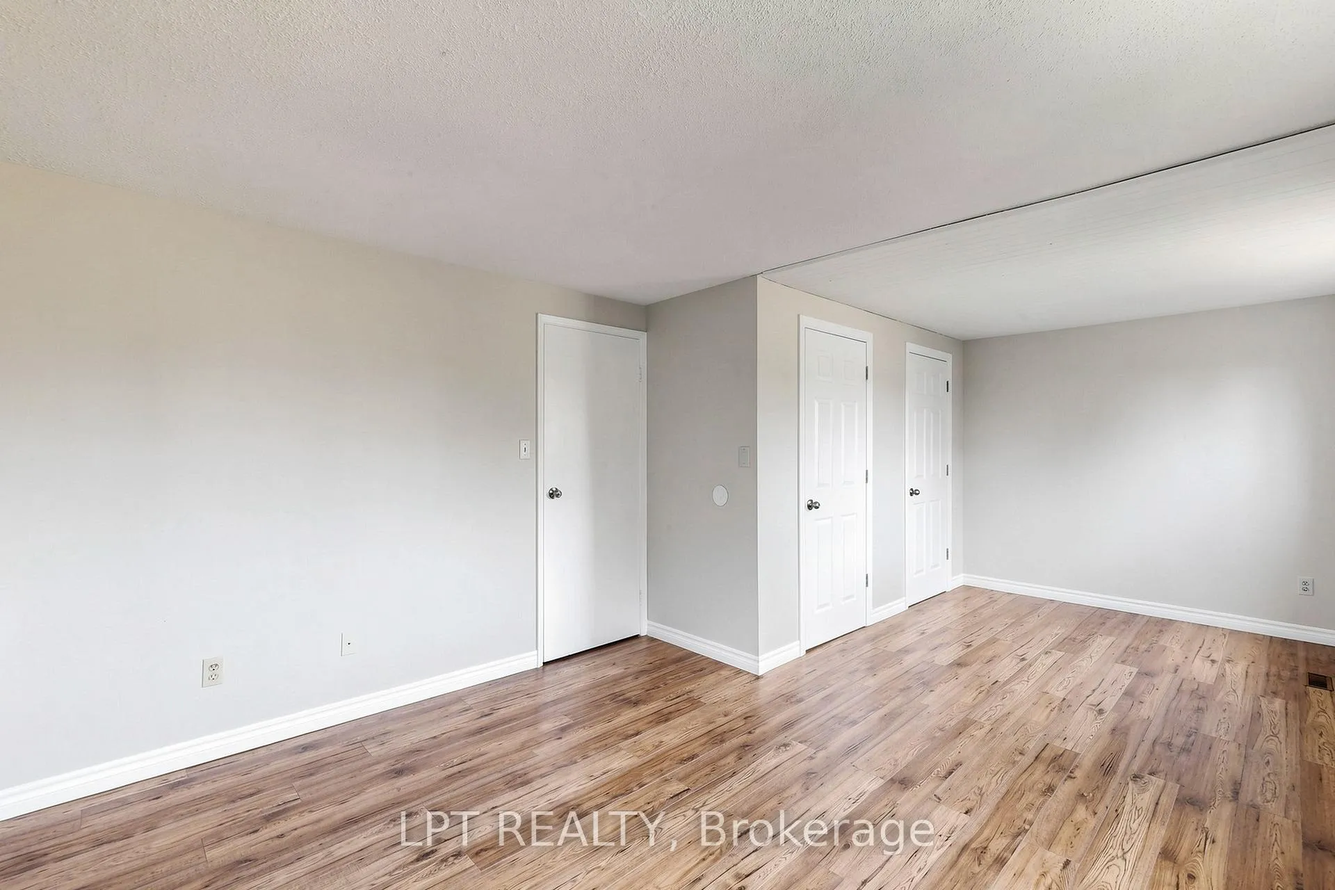 Photo 24 of Unit 32, 1055 Central Pk Boulevard N, Oshawa, Centennial — HOMEH