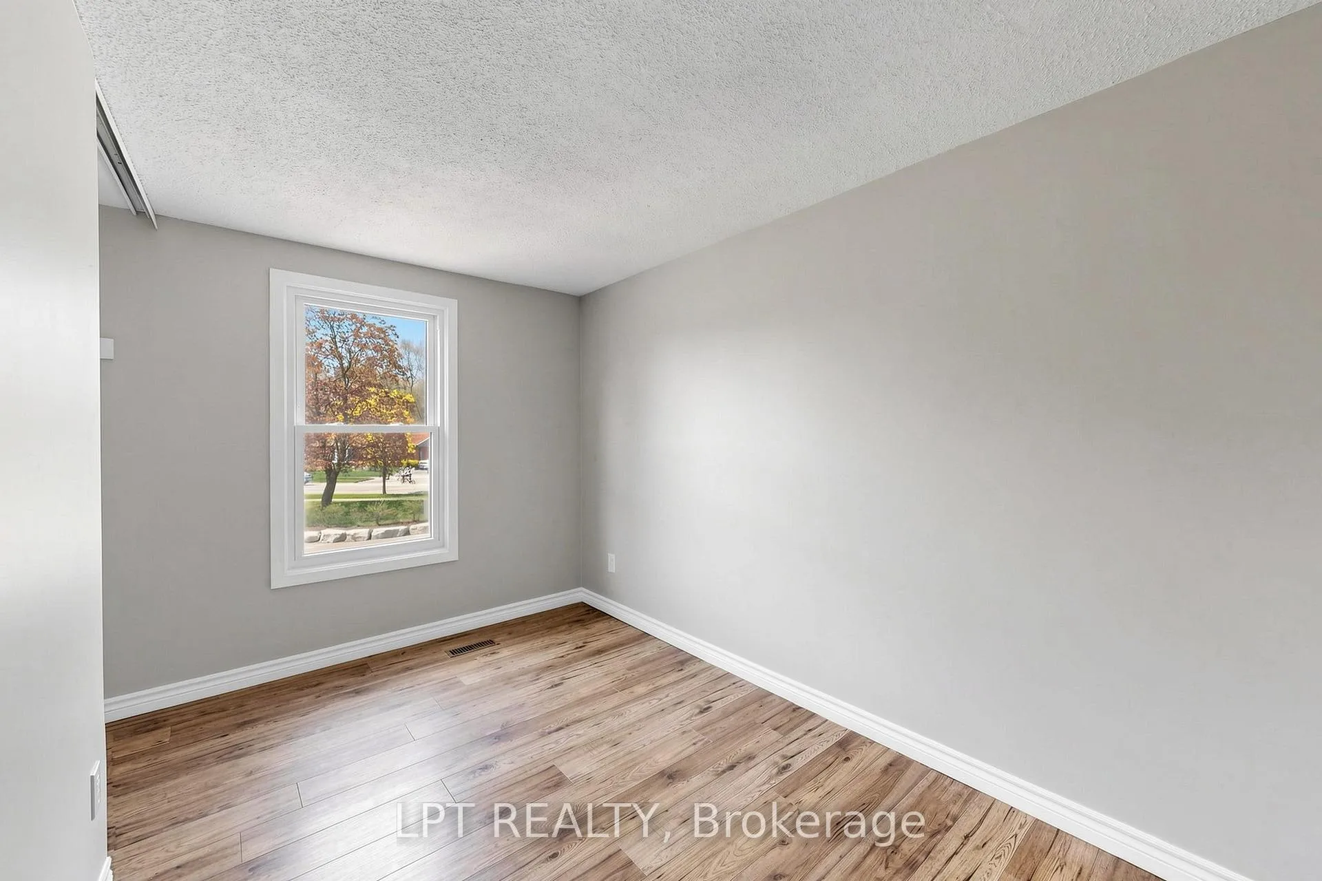 Photo 28 of Unit 32, 1055 Central Pk Boulevard N, Oshawa, Centennial — HOMEH