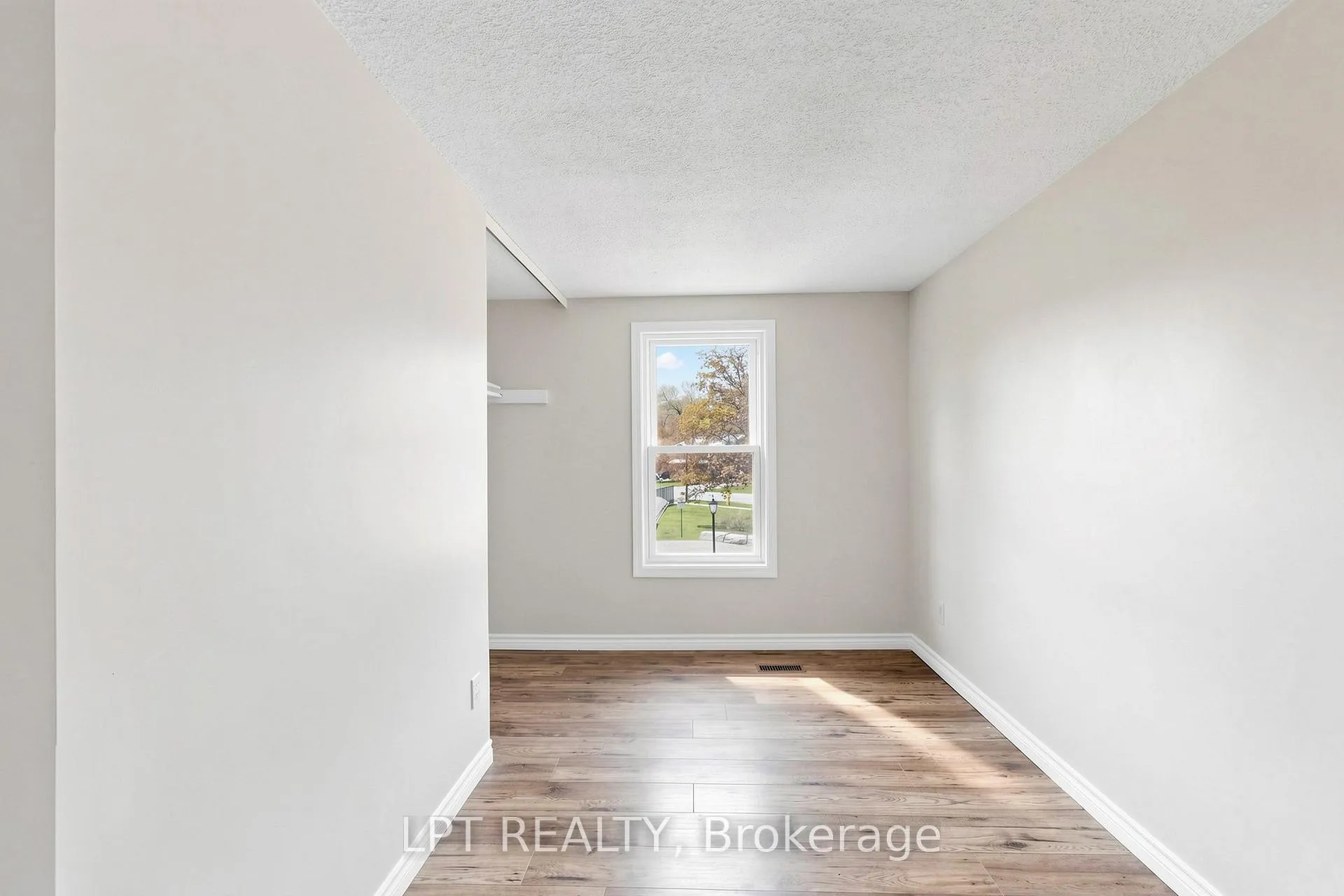Photo 29 of Unit 32, 1055 Central Pk Boulevard N, Oshawa, Centennial — HOMEH
