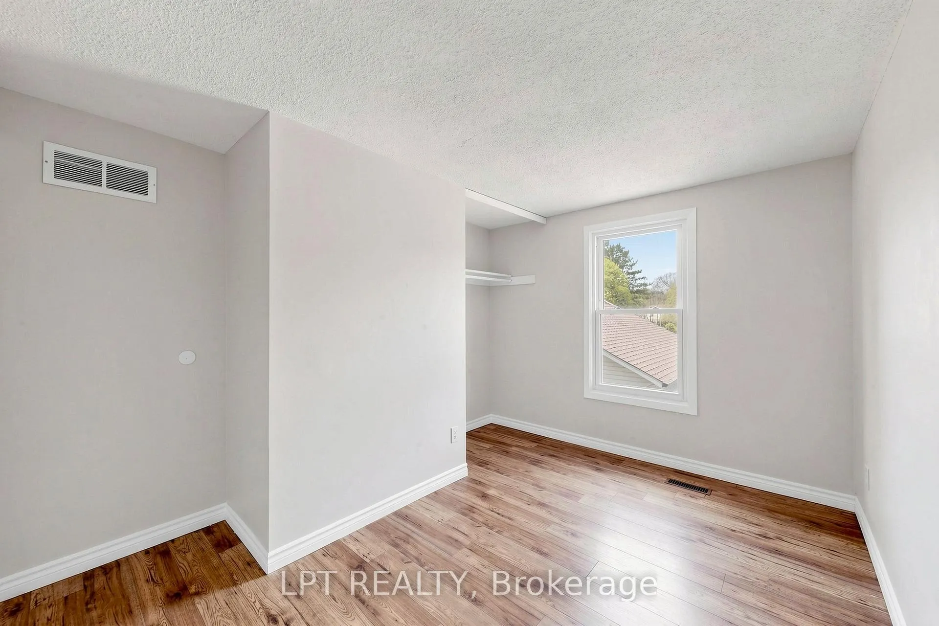 Photo 30 of Unit 32, 1055 Central Pk Boulevard N, Oshawa, Centennial — HOMEH