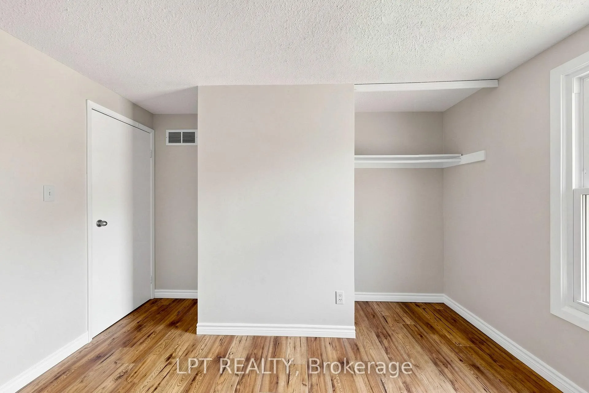 Photo 31 of Unit 32, 1055 Central Pk Boulevard N, Oshawa, Centennial — HOMEH