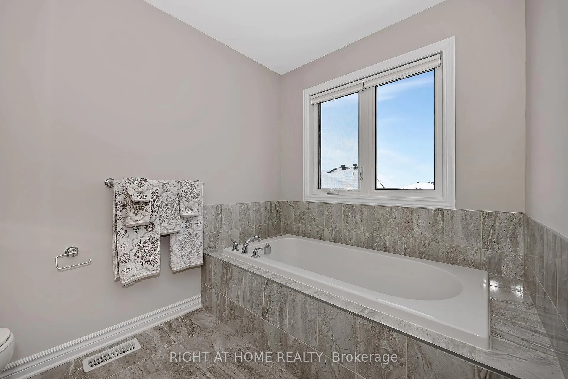 Photo 26 of 50 Boddington Street, Ottawa, Barrhaven - Half Moon Bay — HOMEH