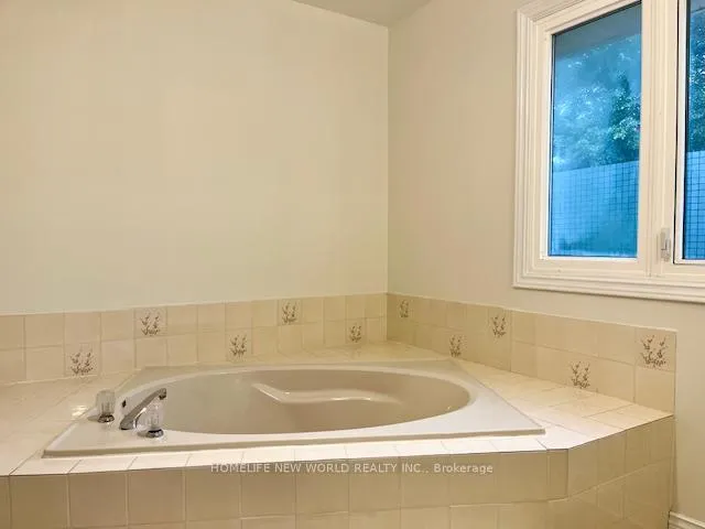 Photo 17 of 52 Fairholme Drive, Markham, Unionville — HOMEH