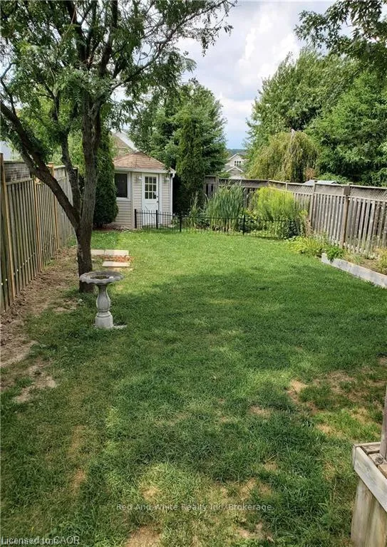 Photo 4 of 725 Paris Boulevard, Waterloo — HOMEH
