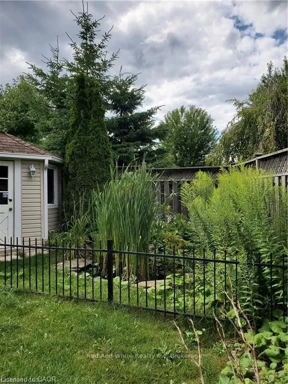 Photo 5 of 725 Paris Boulevard, Waterloo — HOMEH
