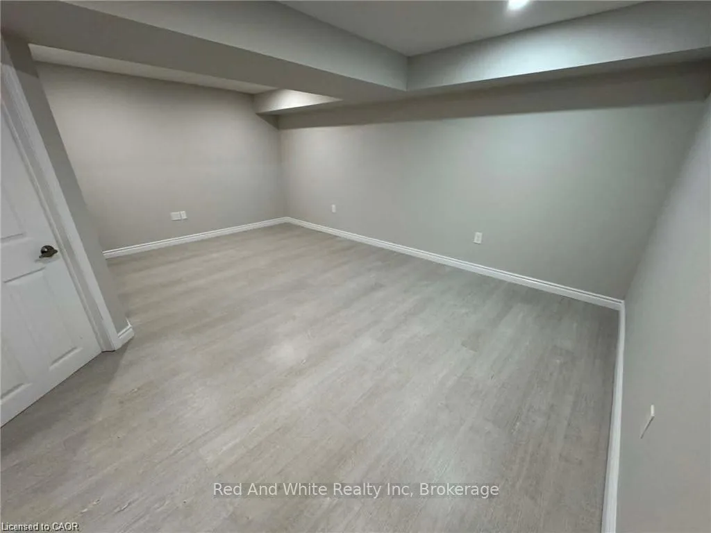 Photo 11 of 725 Paris Boulevard, Waterloo — HOMEH