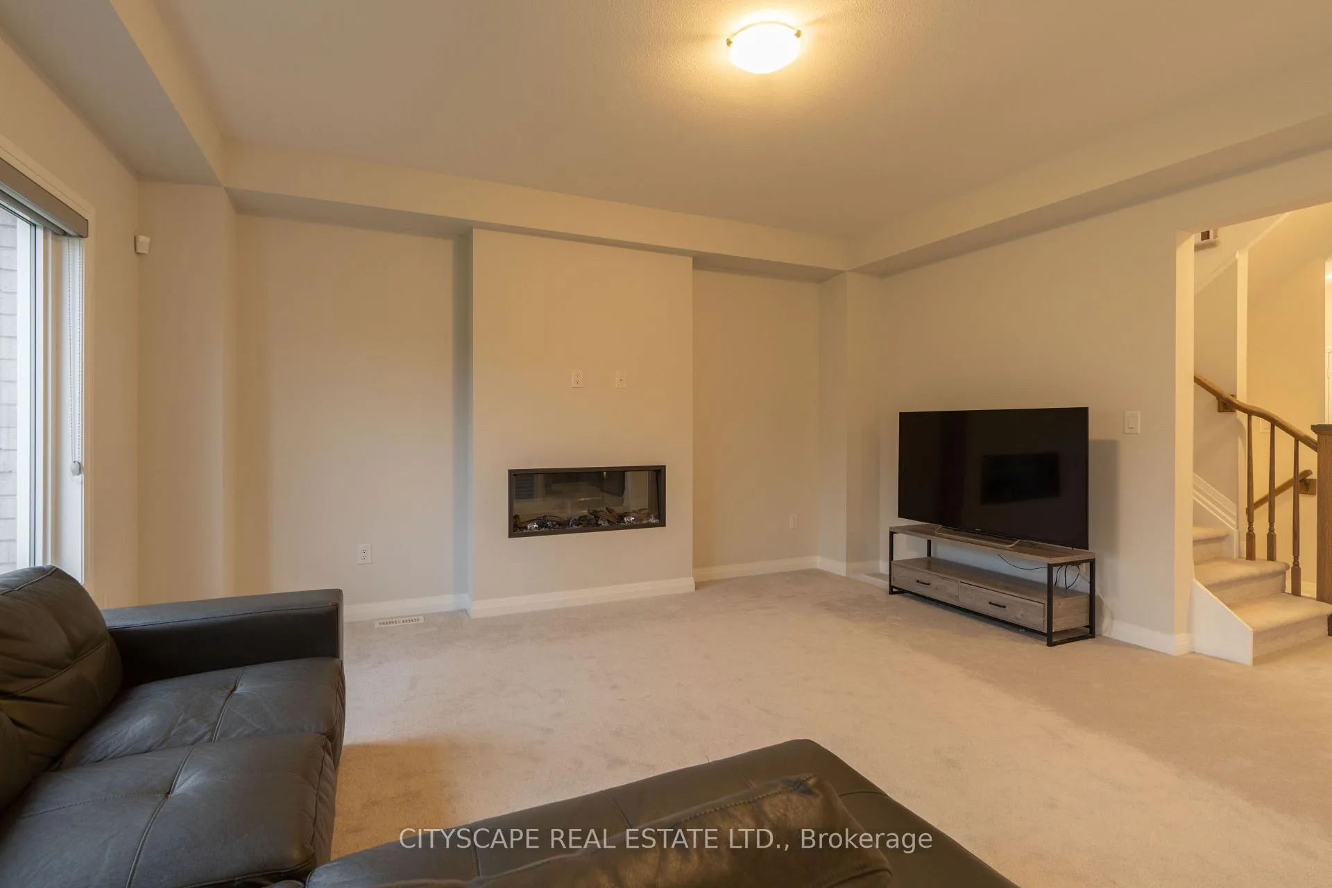 Photo 3 of 9259 White Oak Avenue, Niagara Falls, Lyons Creek — HOMEH