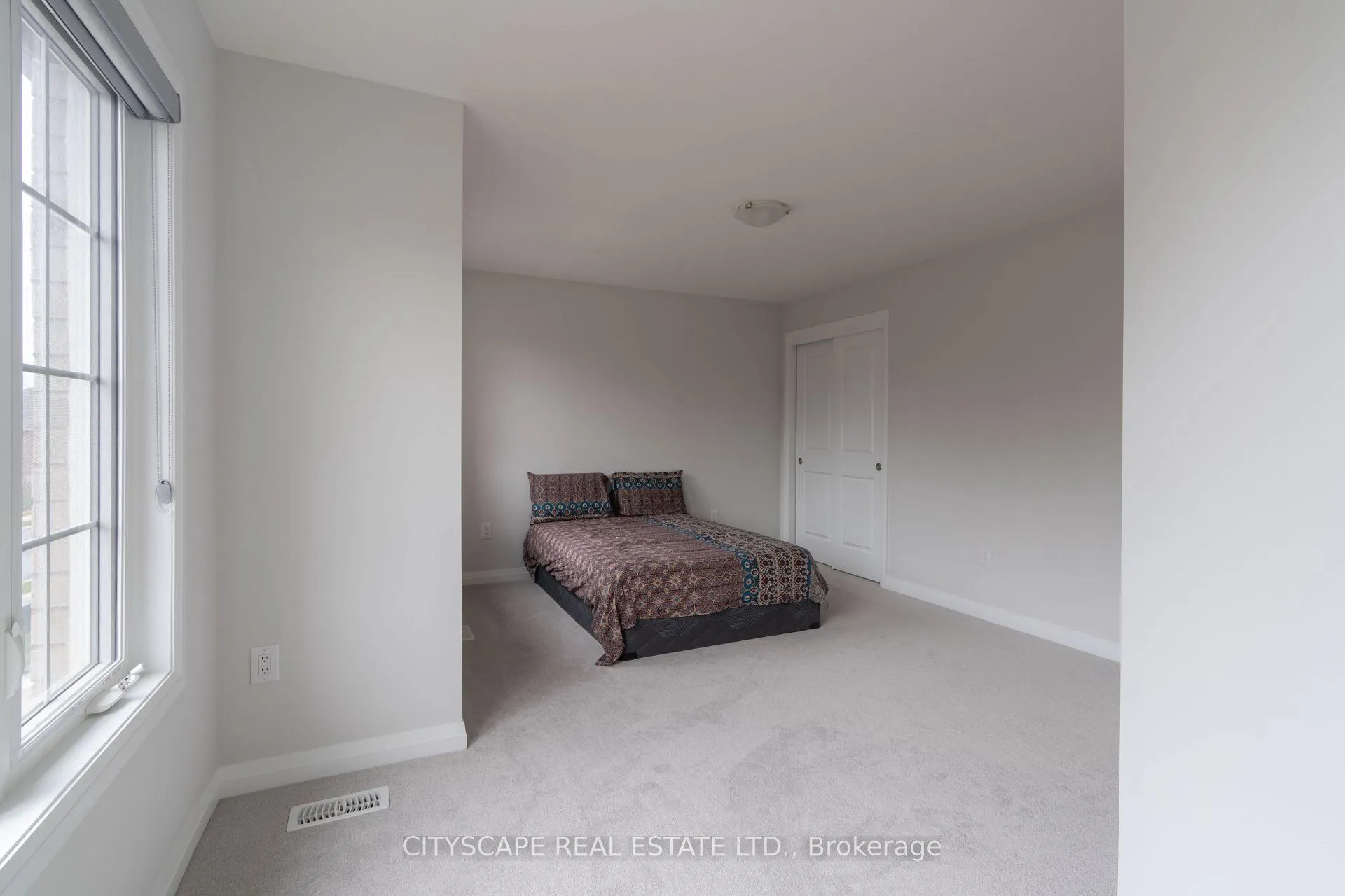 Photo 13 of 9259 White Oak Avenue, Niagara Falls, Lyons Creek — HOMEH