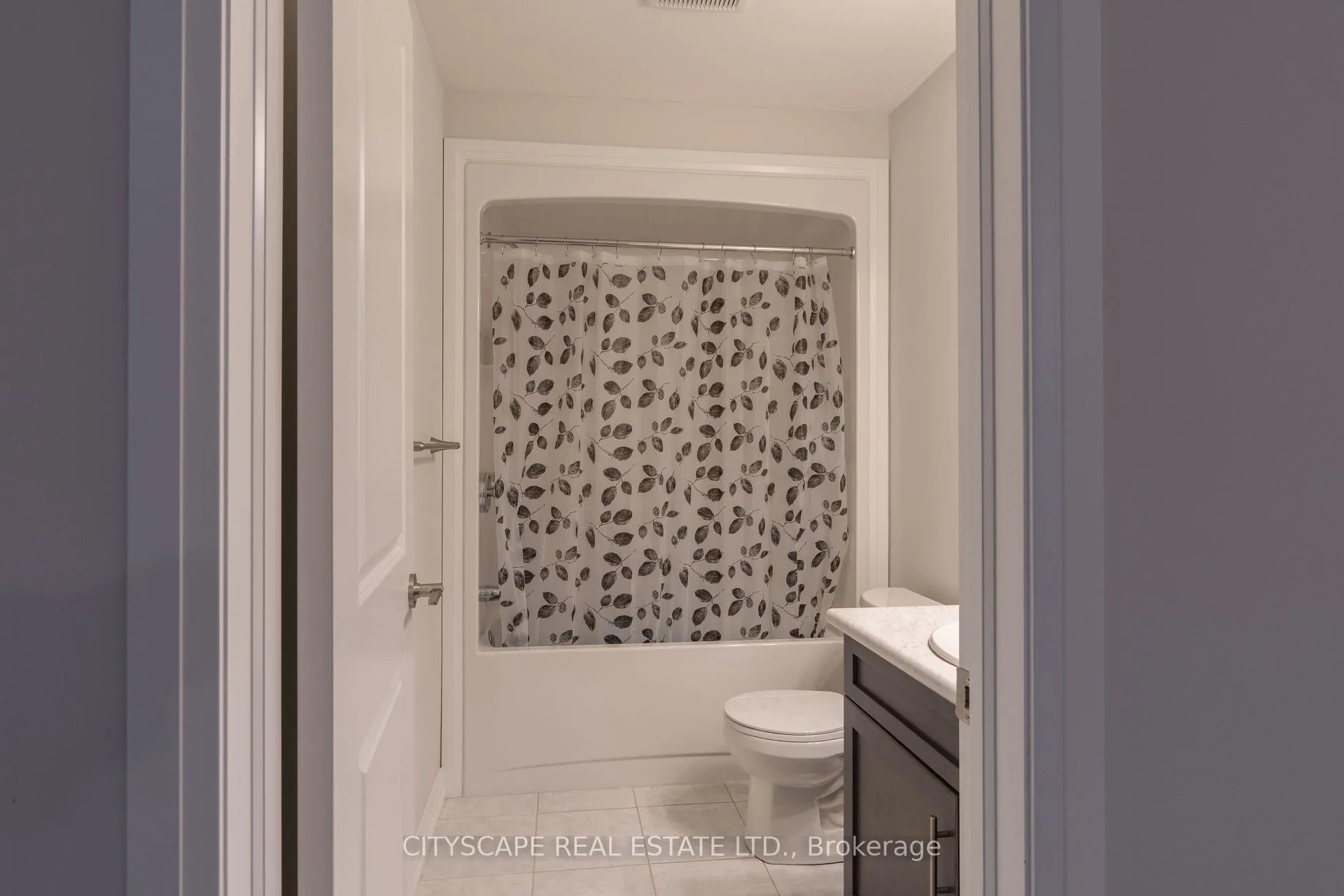 Photo 18 of 9259 White Oak Avenue, Niagara Falls, Lyons Creek — HOMEH