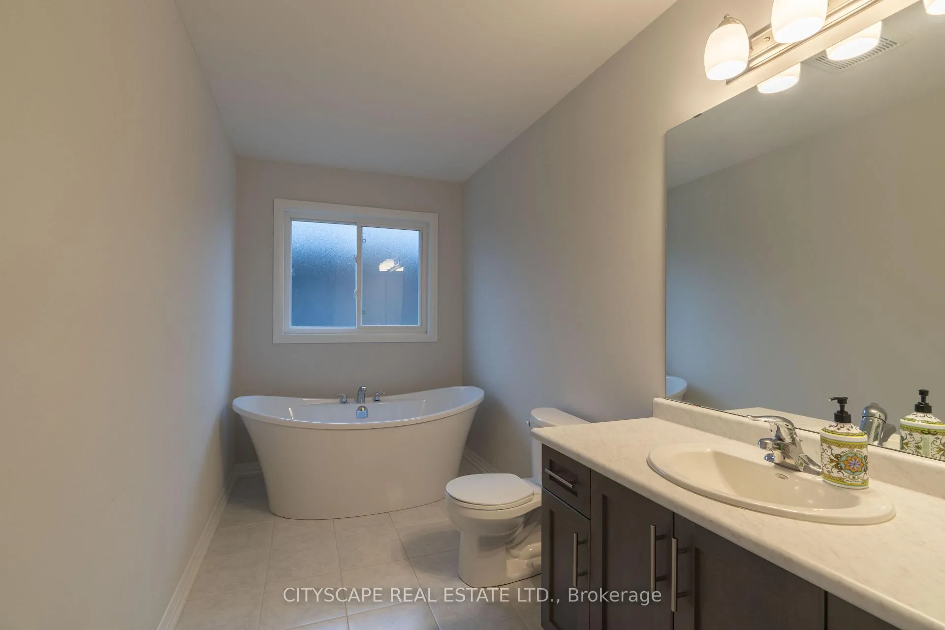 Photo 24 of 9259 White Oak Avenue, Niagara Falls, Lyons Creek — HOMEH
