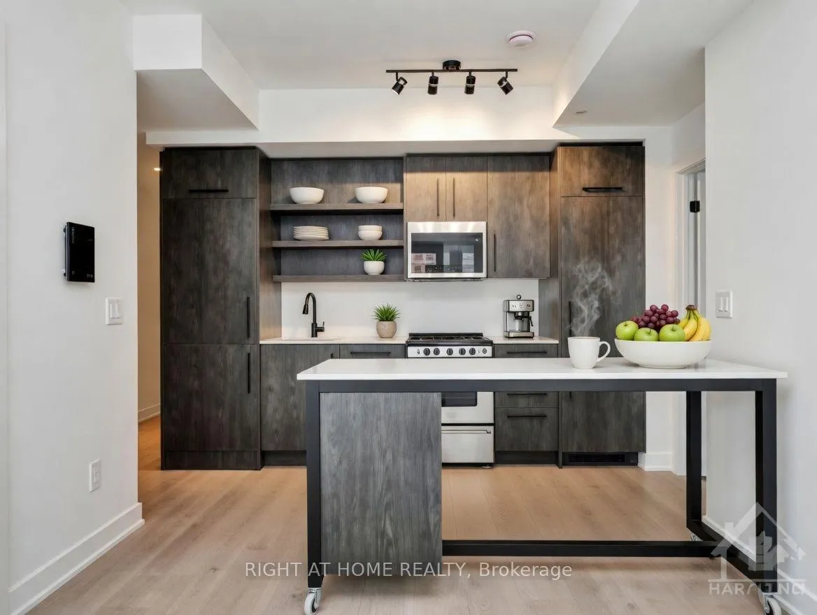 Photo 3 of 560 Rideau Street, Ottawa, Sandy Hill — HOMEH