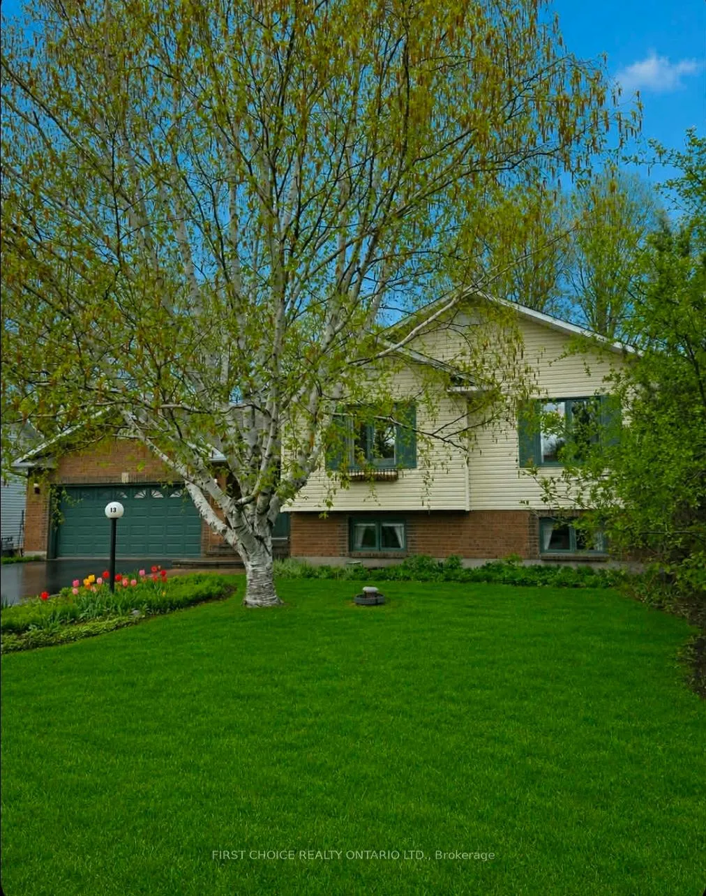 Photo 2 of 13 Queenston Drive, Ottawa, Richmond — HOMEH