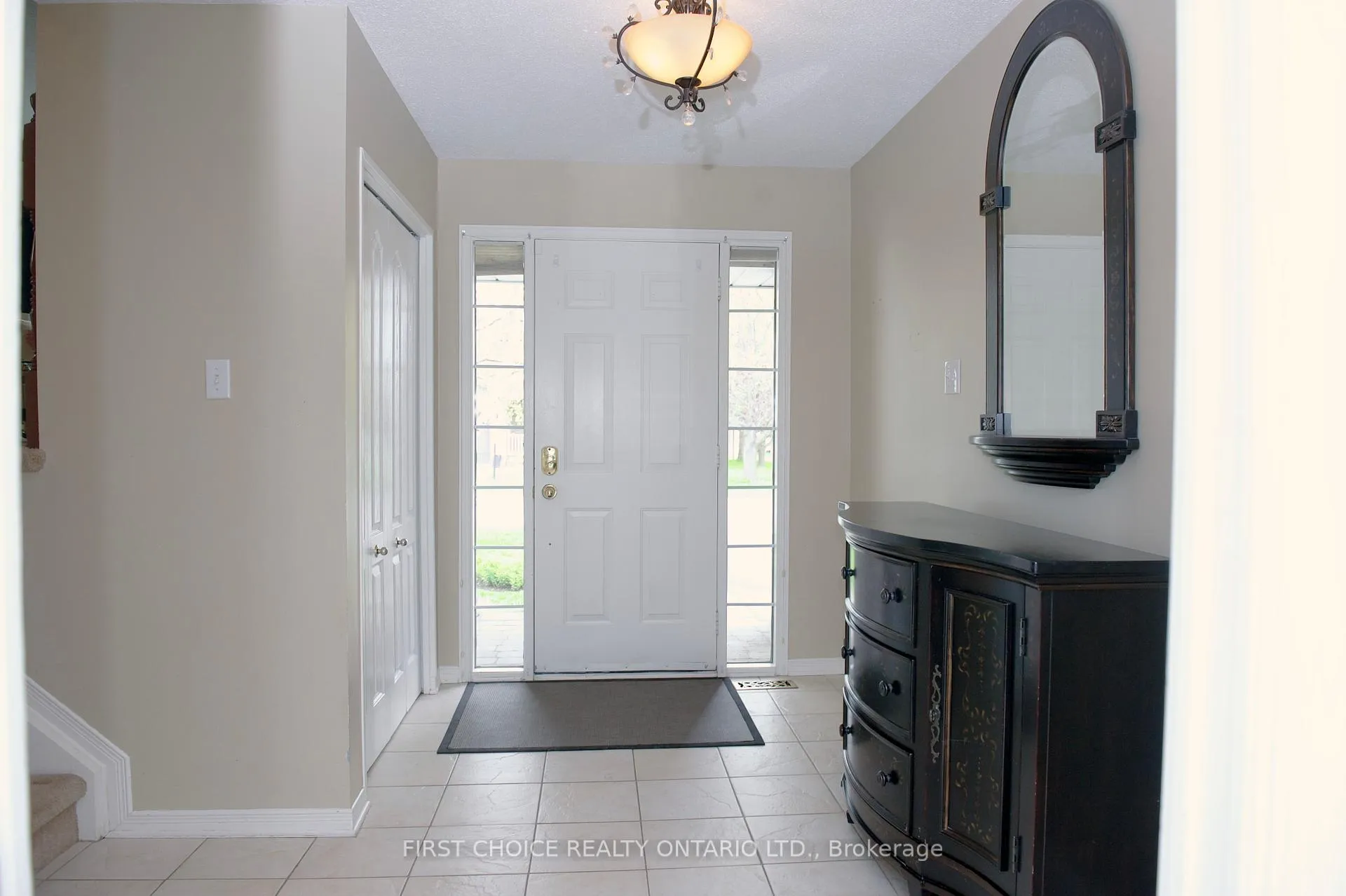 Photo 3 of 13 Queenston Drive, Ottawa, Richmond — HOMEH