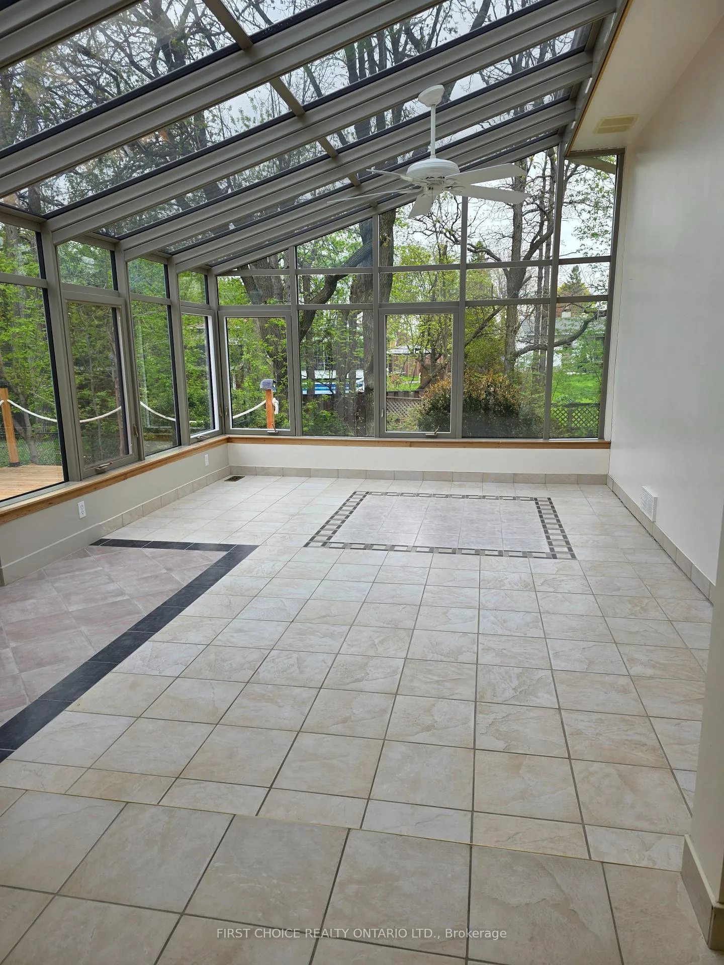 Photo 4 of 13 Queenston Drive, Ottawa, Richmond — HOMEH