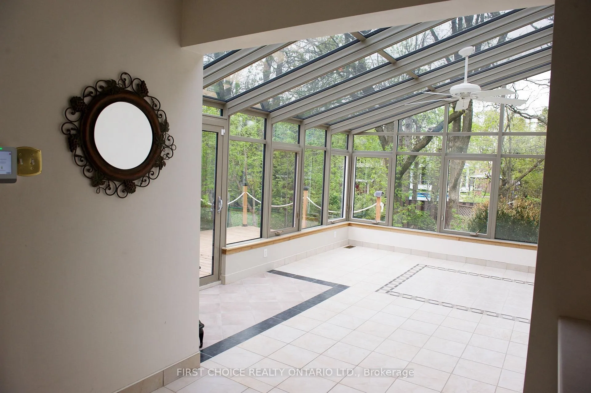Photo 5 of 13 Queenston Drive, Ottawa, Richmond — HOMEH
