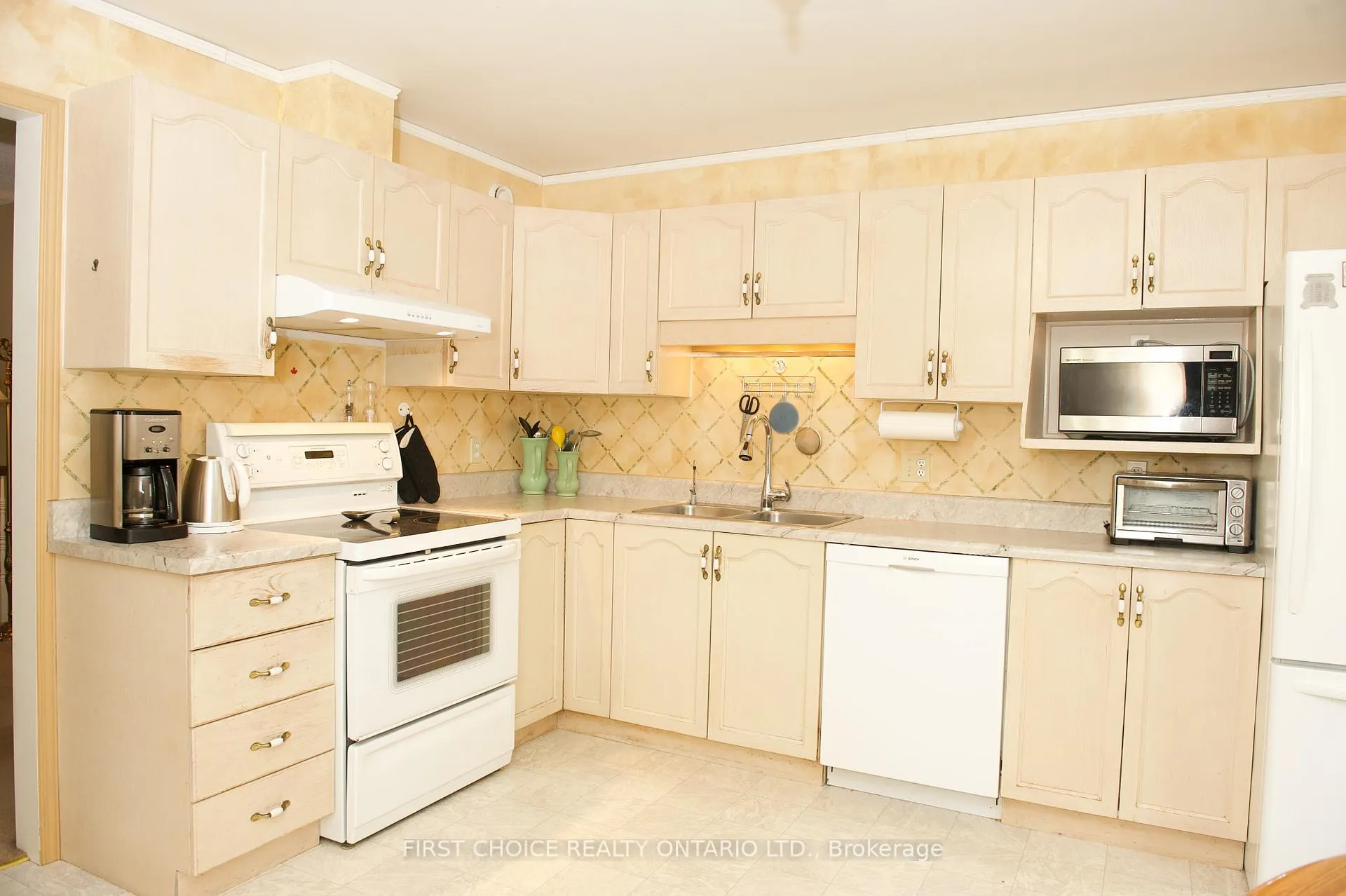 Photo 15 of 13 Queenston Drive, Ottawa, Richmond — HOMEH